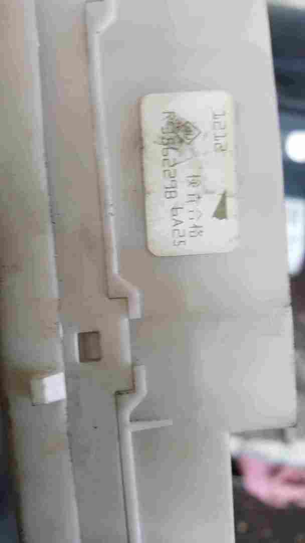 Thumb 4 Renault Clio + Modus MK3 2005-2012 Engine Bay UPC Unit Fuse Box 356229