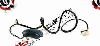 Renault Clio 1998-2001 Radio Controls CD Player + Wire White 7700432944