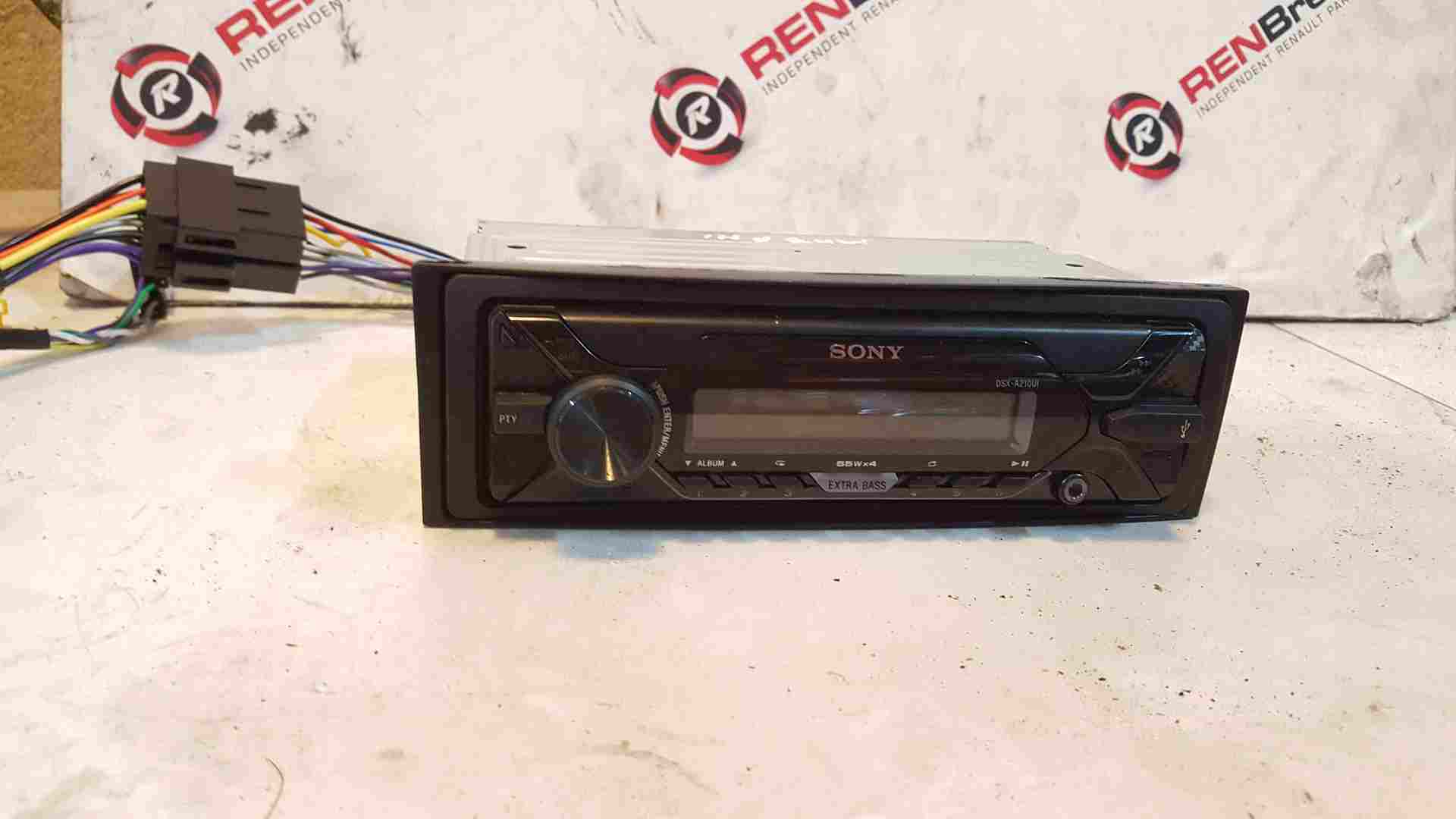 Thumb 5 Renault Clio 2009-2012 Sony Radio Player AUX Usb Port Dsx-A210ui