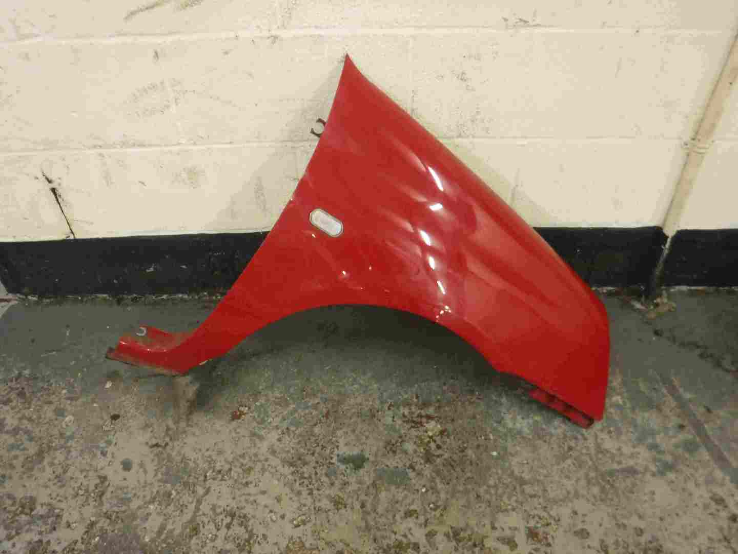 Renault Clio Campus 2006-2010 Drivers OS Wing Red OV727