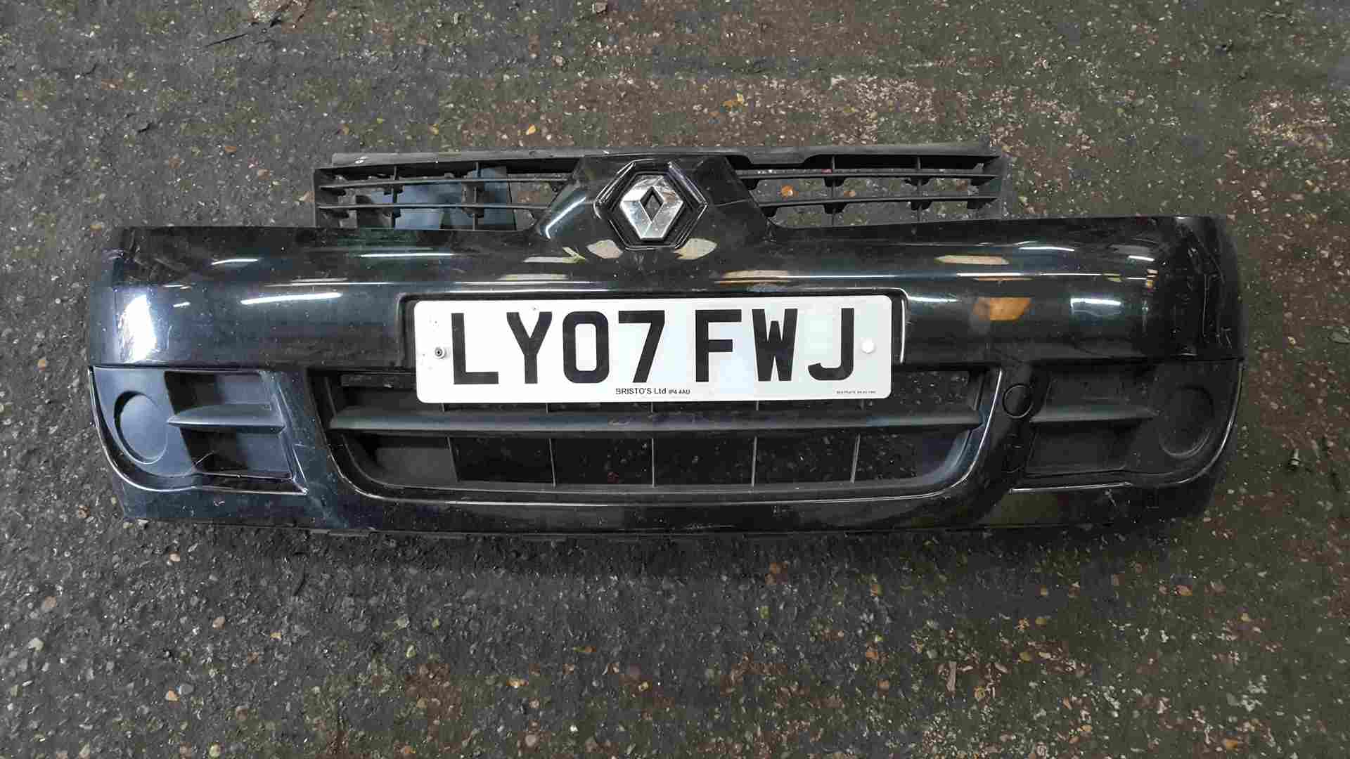 Renault Clio Campus MK2 2001-2010 Front Bumper Black 676