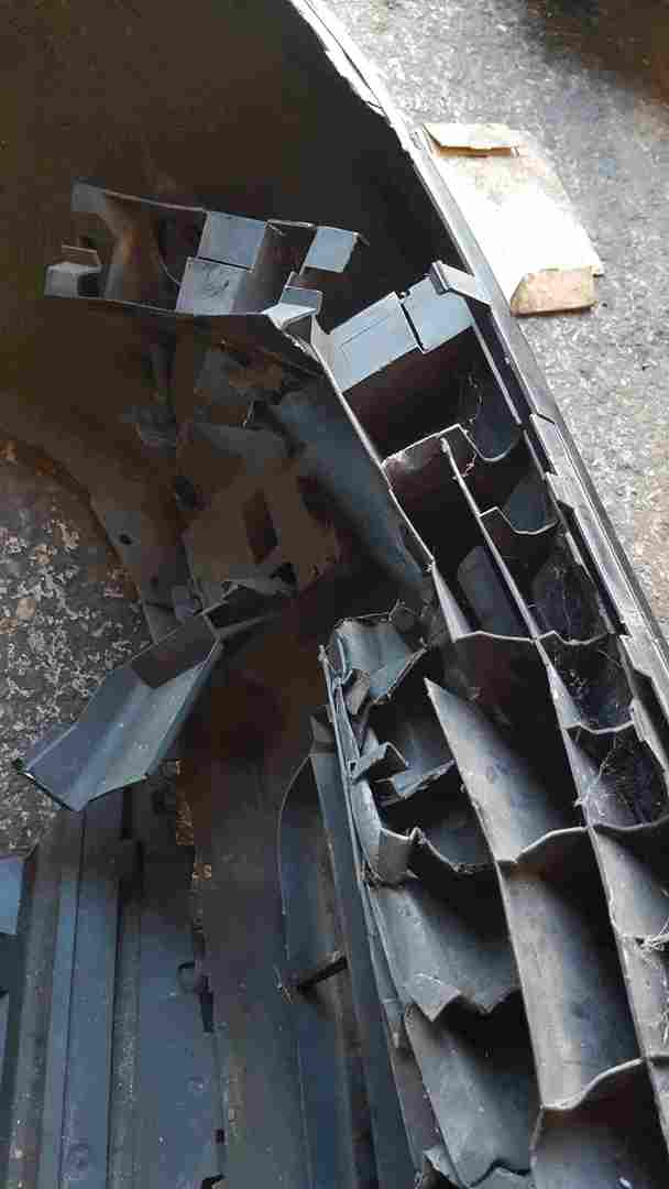 Thumb 4 Renault Clio Campus MK2 2001-2010 Front Bumper Black 676