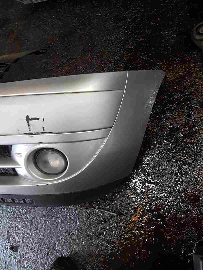 Thumb 5 Renault Clio Campus MK2 2001-2010 Front Bumper Silver Ted69