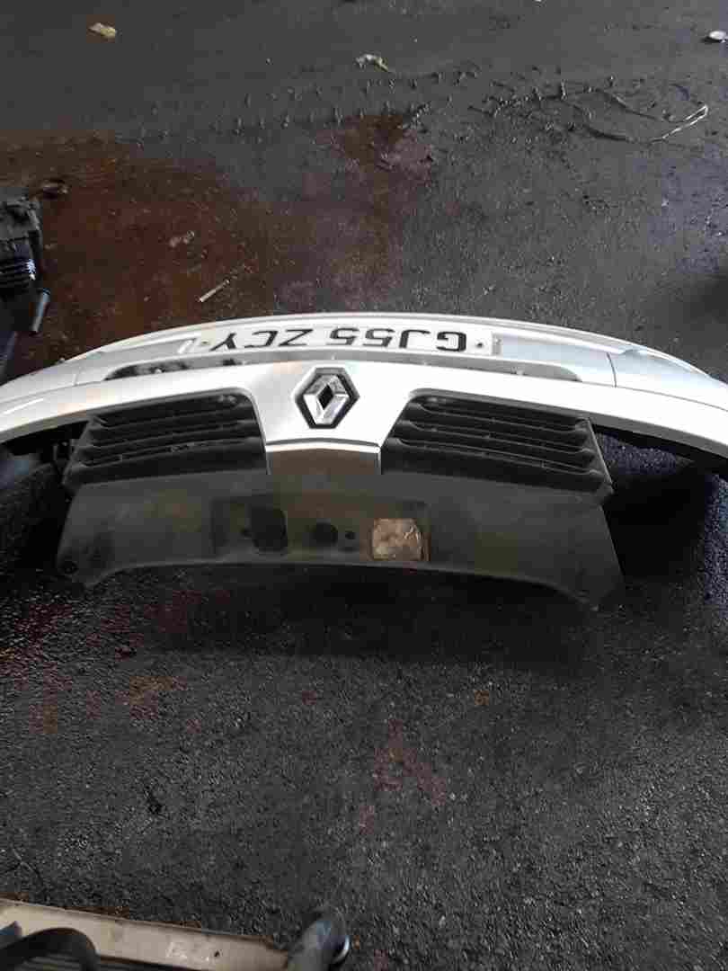 Thumb 7 Renault Clio Campus MK2 2001-2010 Front Bumper Silver Ted69