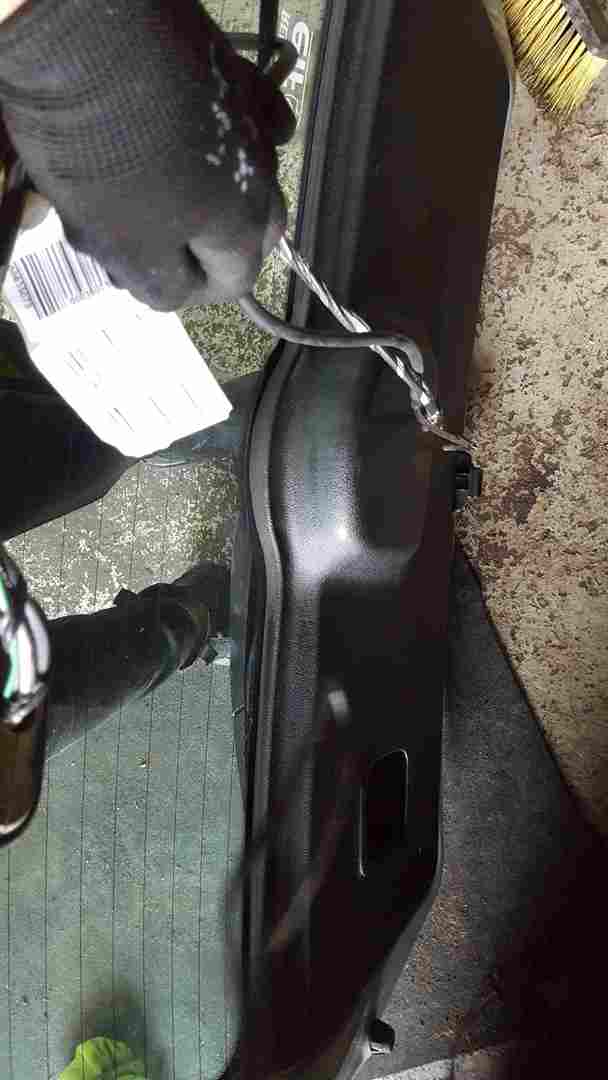 Thumb 3 Renault Clio Campus MK2 2001-2010 Rear Tailgate Boot Silver TED69
