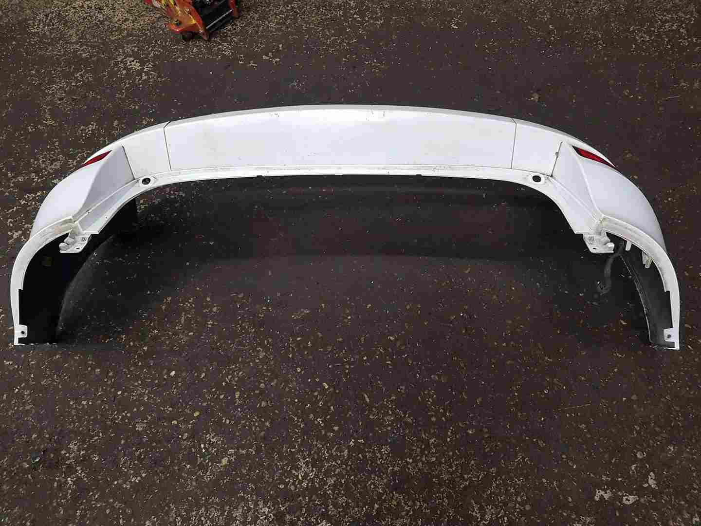 Thumb 7 Renault Clio Estate MK3 2005-2009 Rear Bumper White ov396