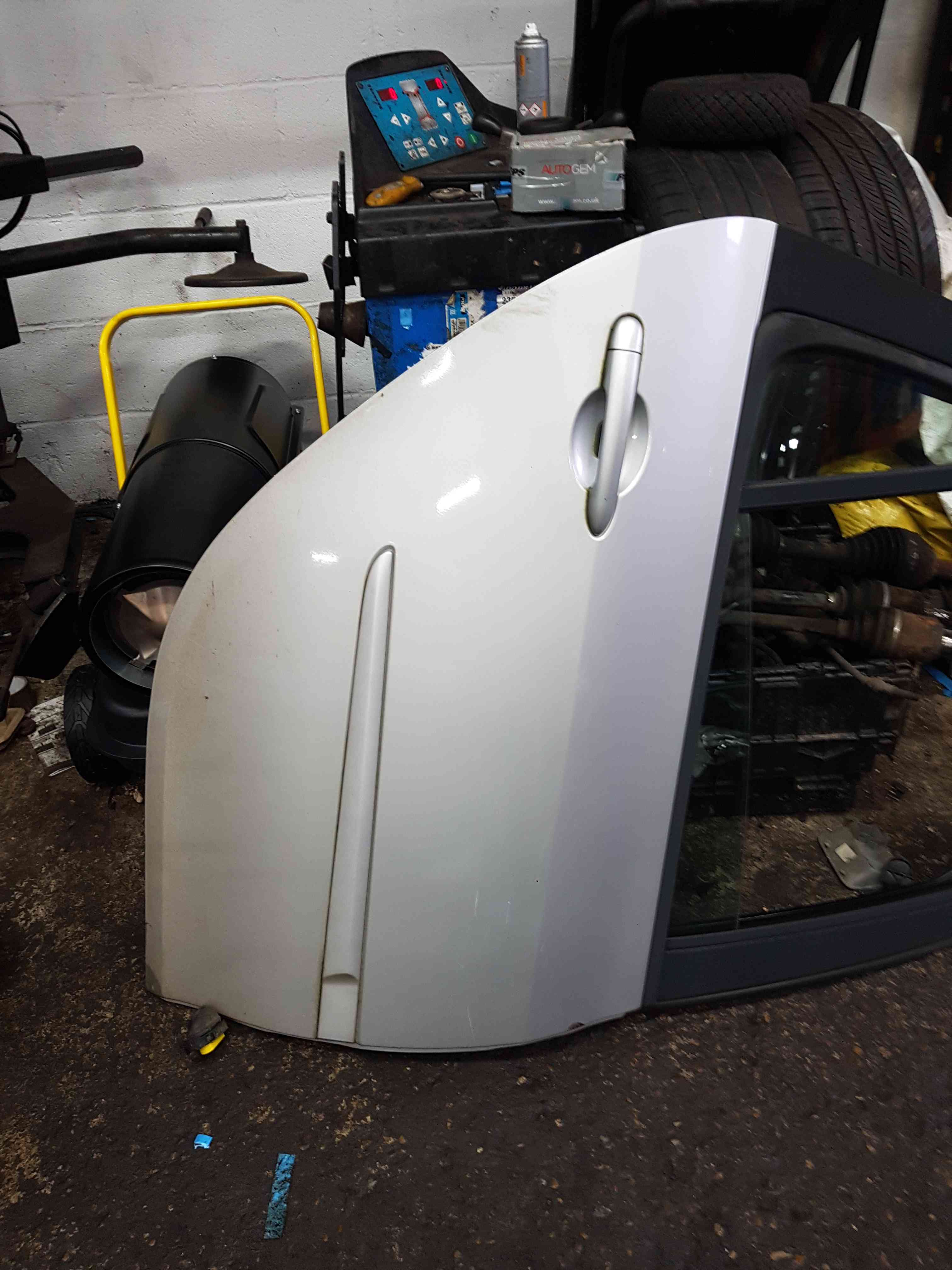 Thumb 4 Renault Clio Estate MK3 2005-2012 Drivers OSR Rear Door Silver Ted69