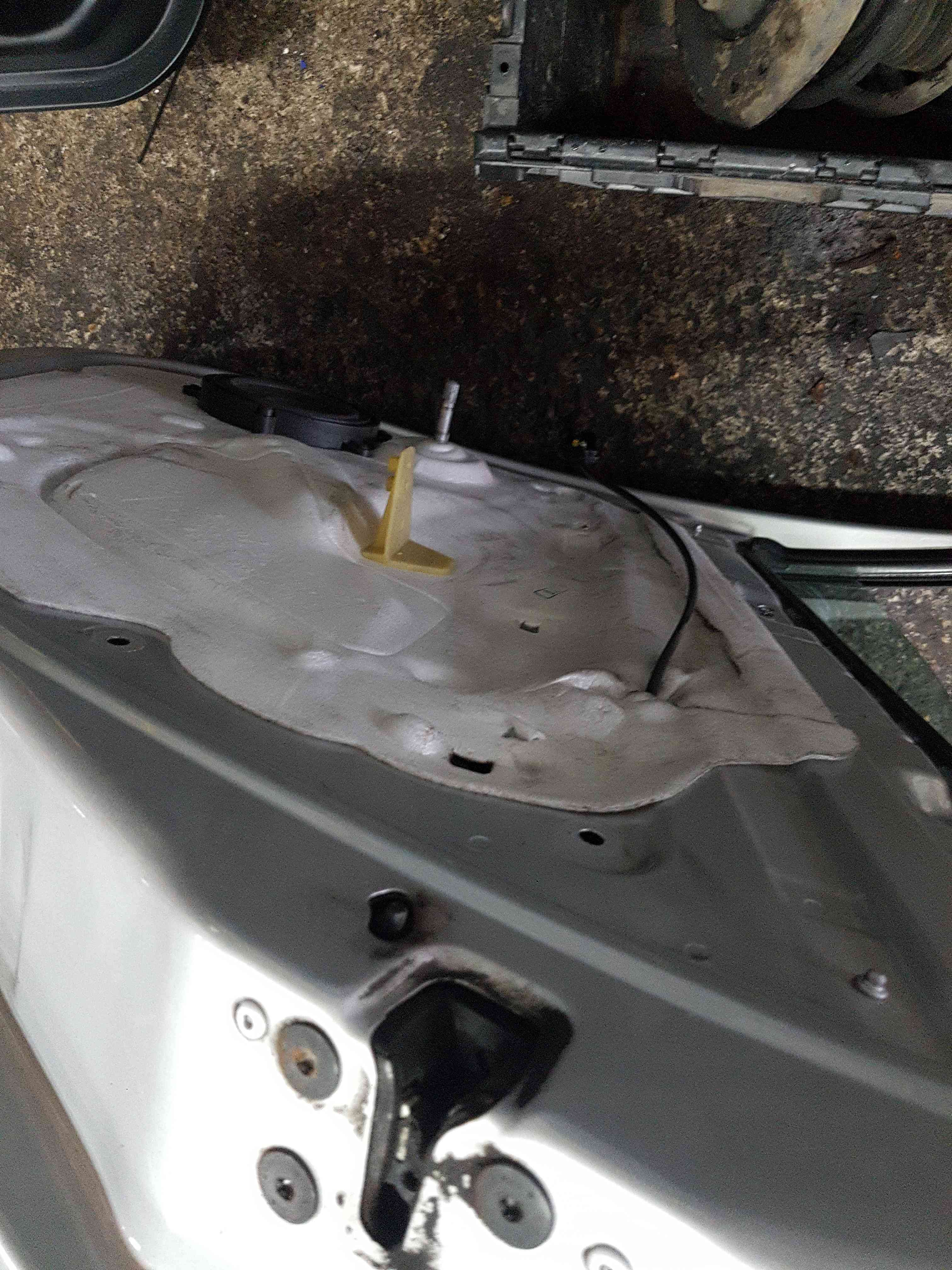 Thumb 2 Renault Clio Estate MK3 2005-2012 Drivers OSR Rear Door Silver Ted69