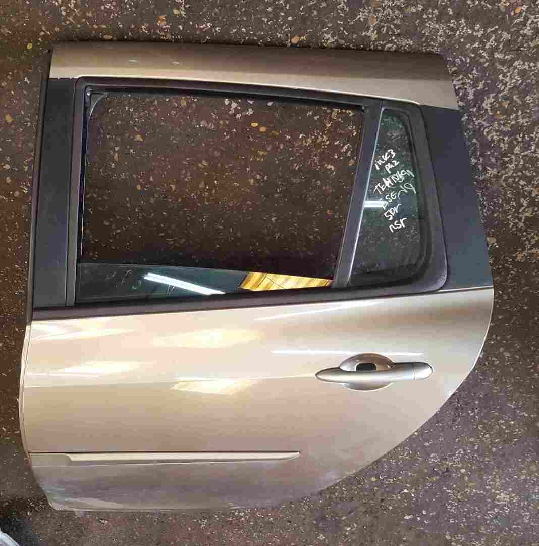 Thumb 2 Renault Clio Estate MK3 2005-2012 Passenger NSR Rear Door Gold Beige TEHNK
