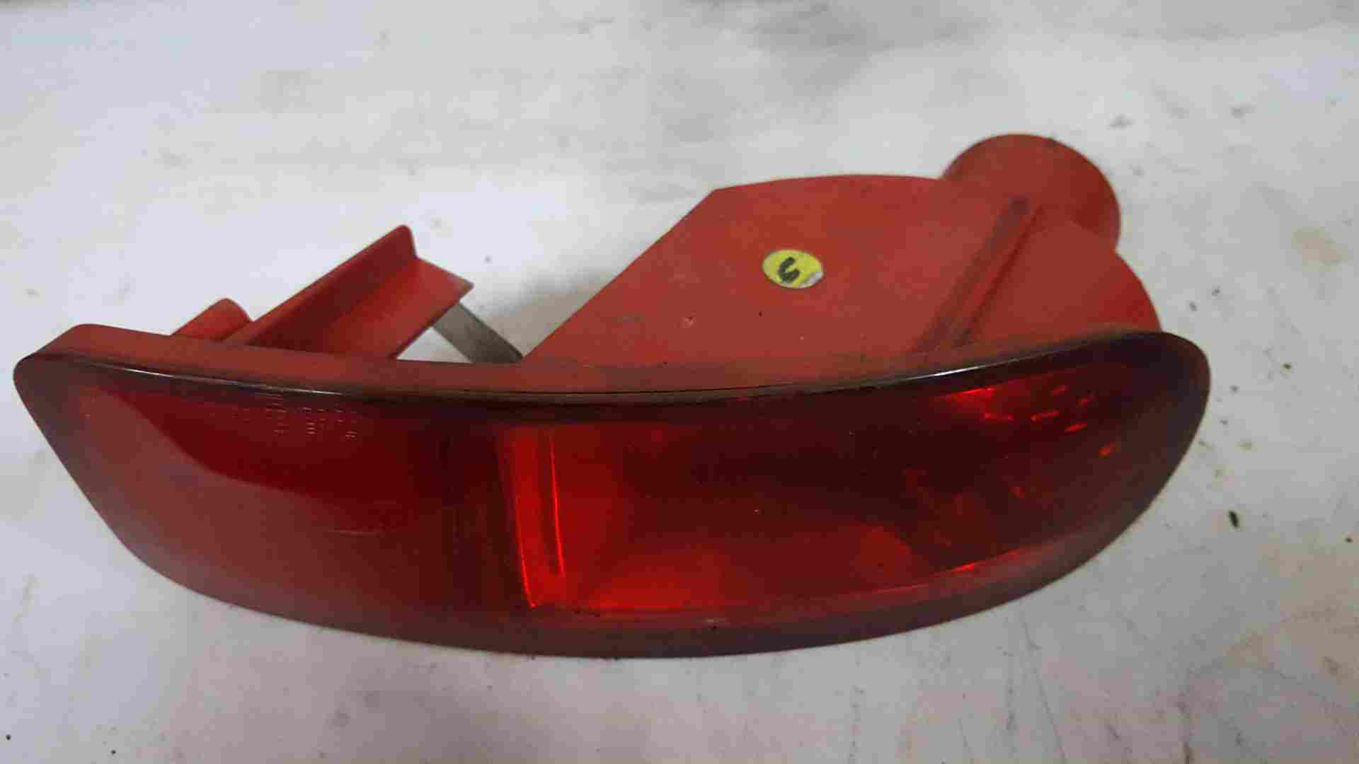 Renault Clio Estate MK3 2009-2012 Passenger NSR Rear Bumper Lamp Reflector