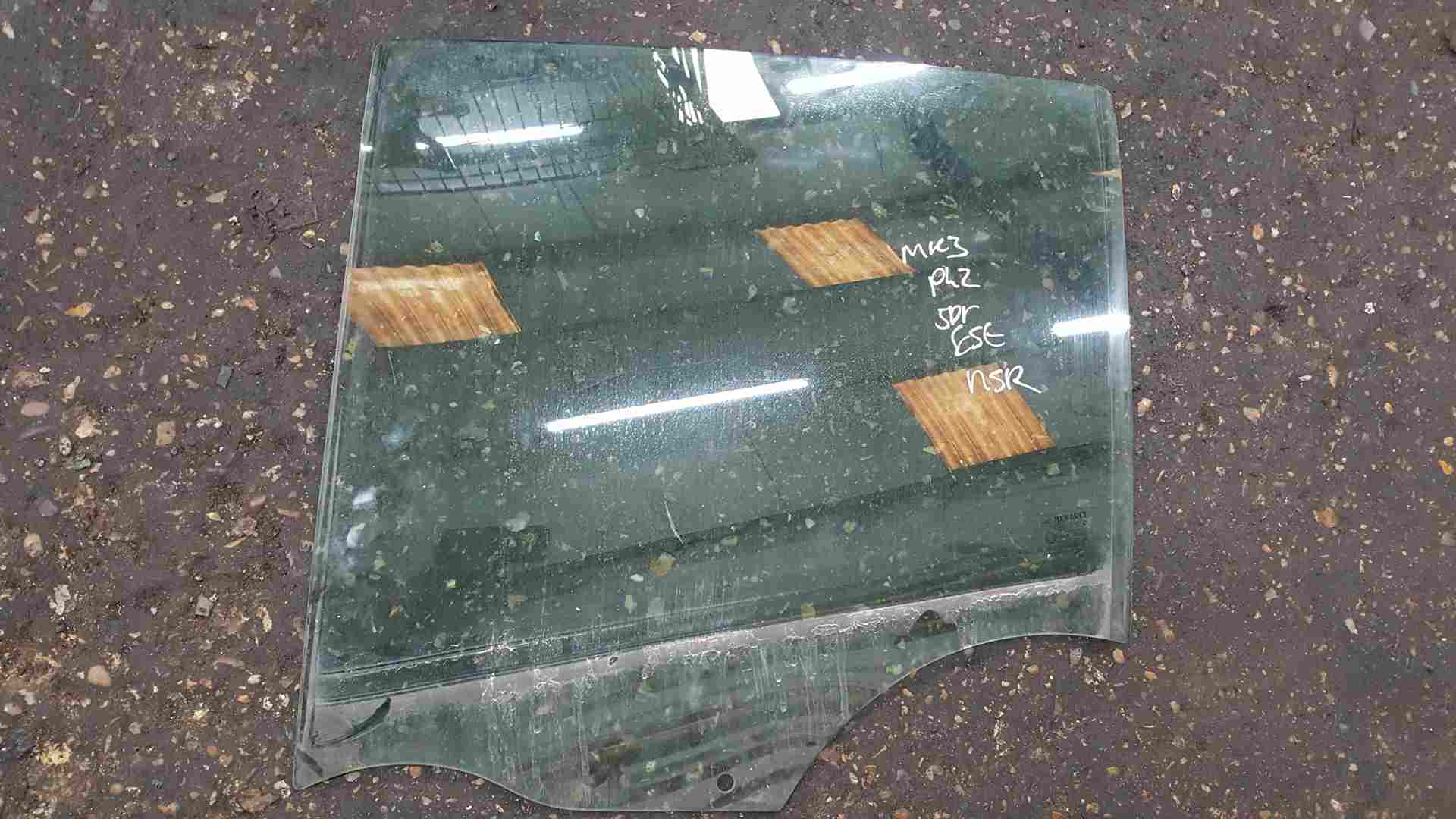 Renault Clio Estate MK3 2009-2012 Passenger NSR Rear Side Glass