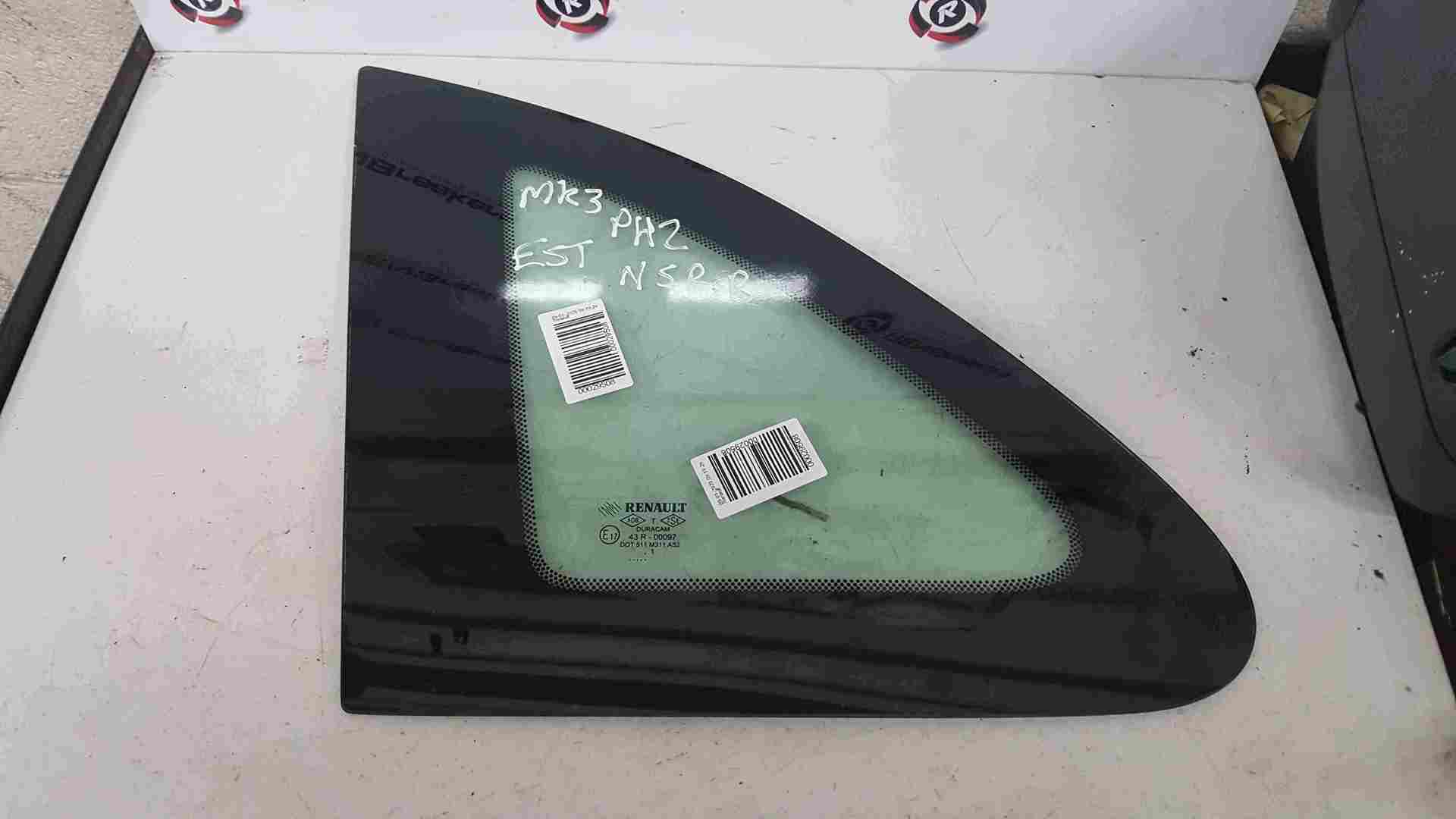 Renault Clio Estate MK3 2009-2012 Passenger NSR Rear Small Quarter Glass