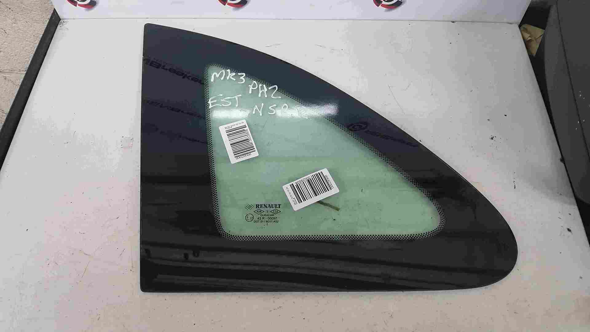 Thumb 2 Renault Clio Estate MK3 2009-2012 Passenger NSR Rear Small Quarter Glass