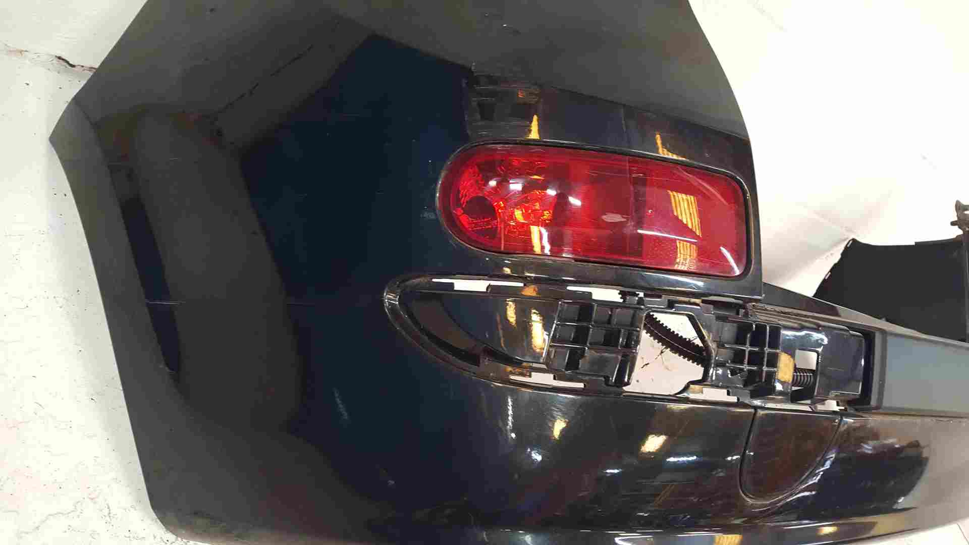 Thumb 4 Renault Clio Estate MK3 2009-2012 Rear Bumper Black 676 NV676 Split