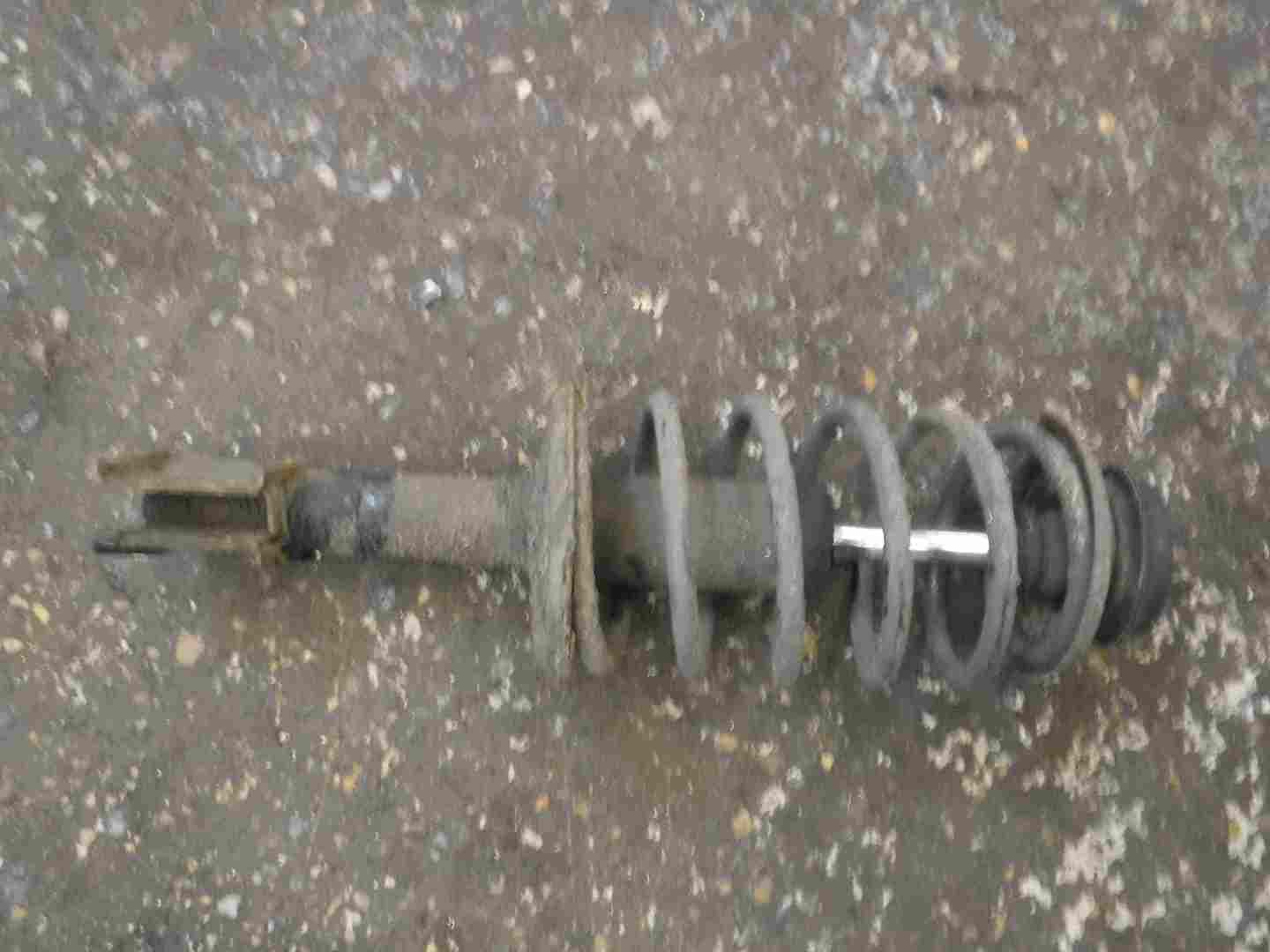Renault Clio MK1 1990-1998 1.4 8v Front Shock Spring Suspension Leg