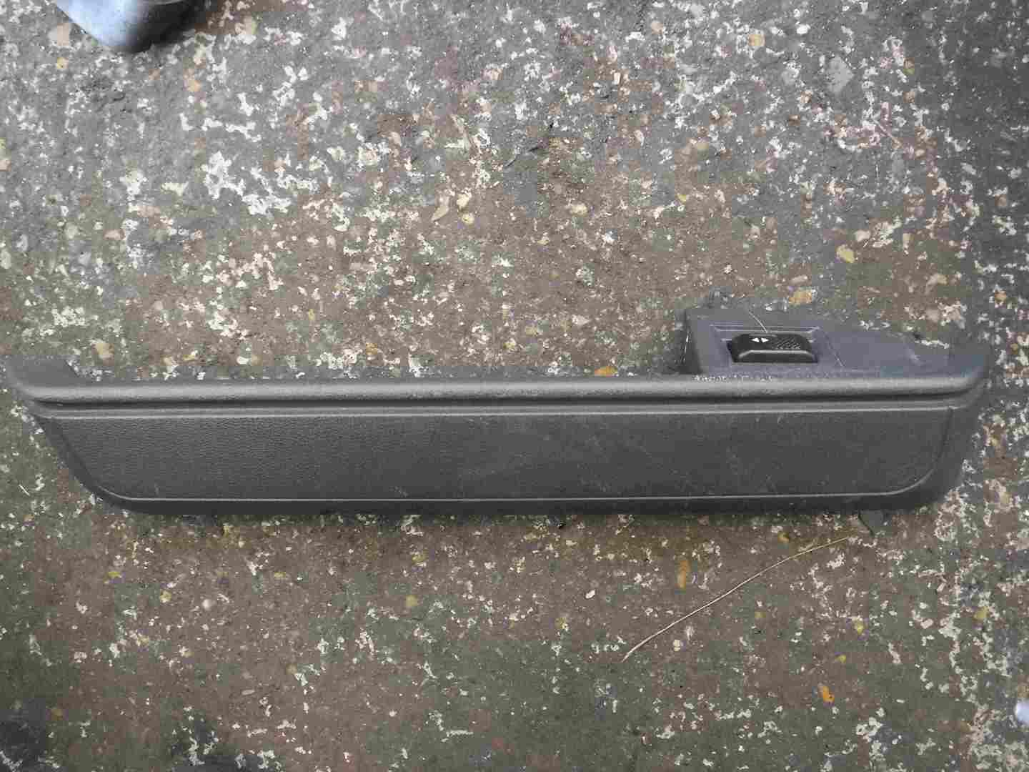 Renault Clio MK1 1990-1998 Passenger NS Door Panel Trim + Switch