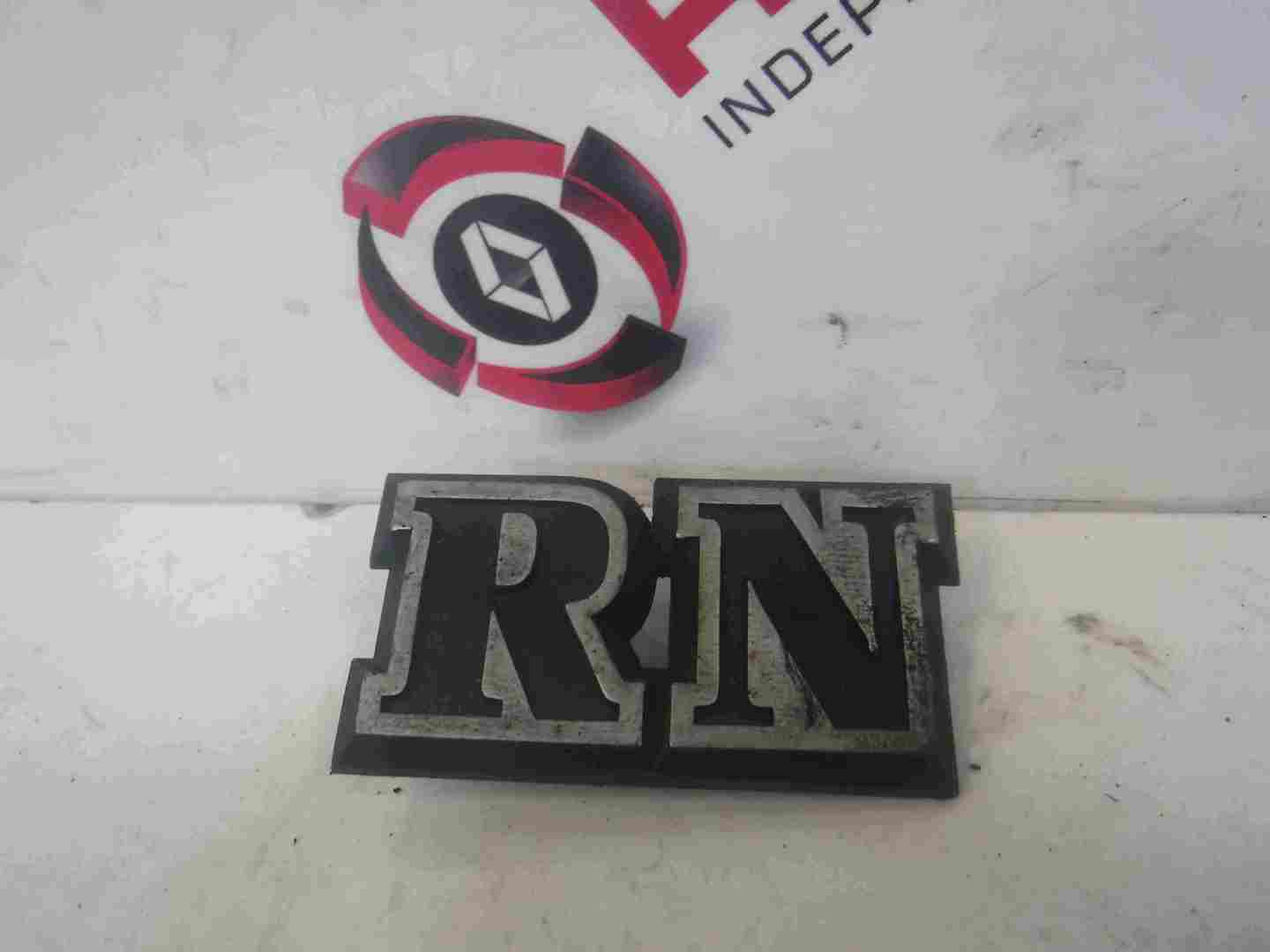 Renault Clio MK1 1990-1998 RN Rear Boot Tailgate Badge Letters Emblem
