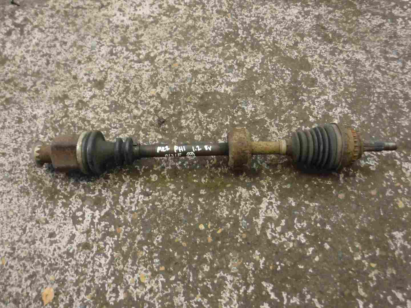 Renault Clio MK2 1998-2001 1.2 8v Drivers OSF Front Driveshaft ABS