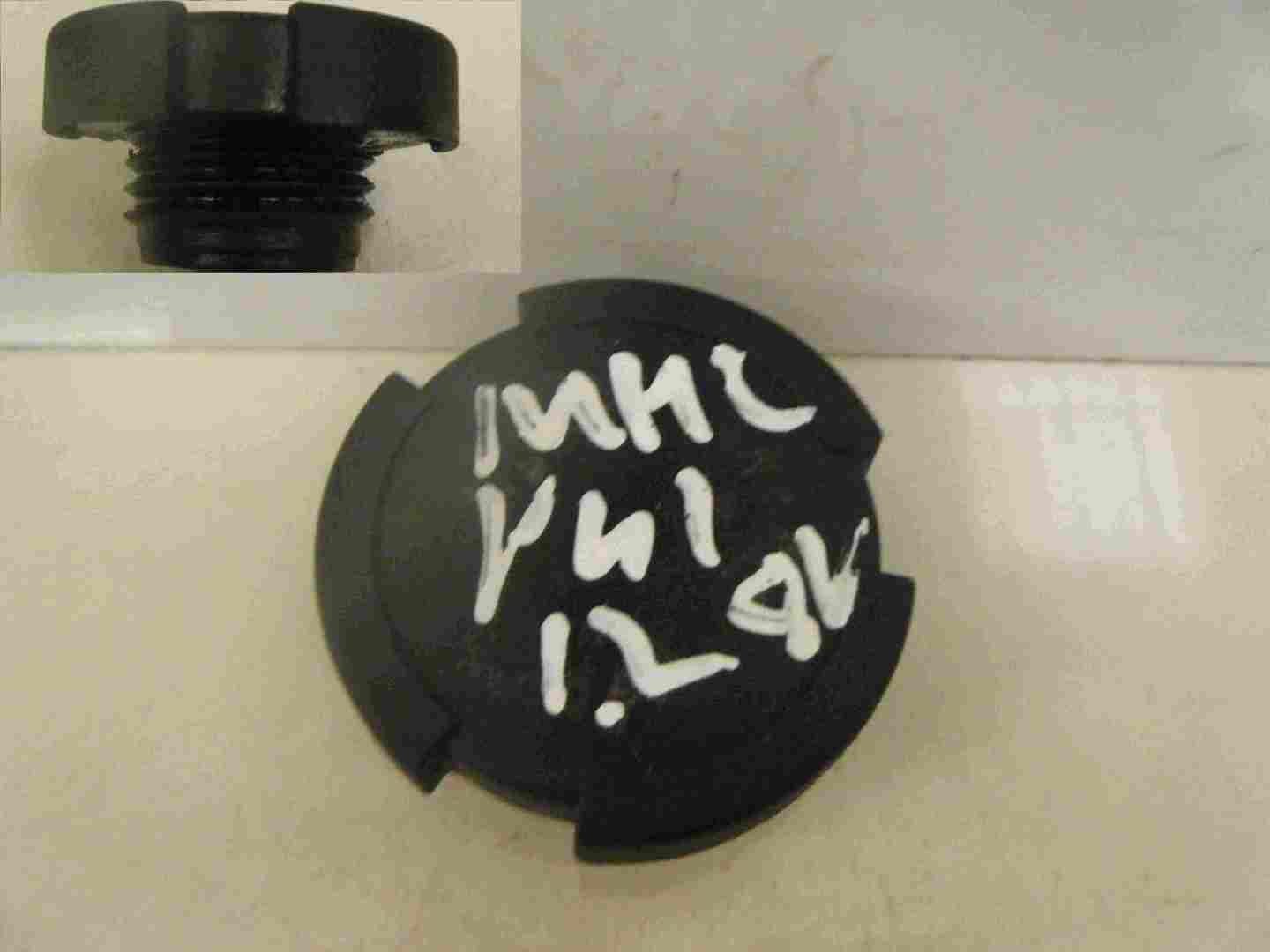 Renault Clio MK2 1998-2001 1.2 8v Oil Cap Filler