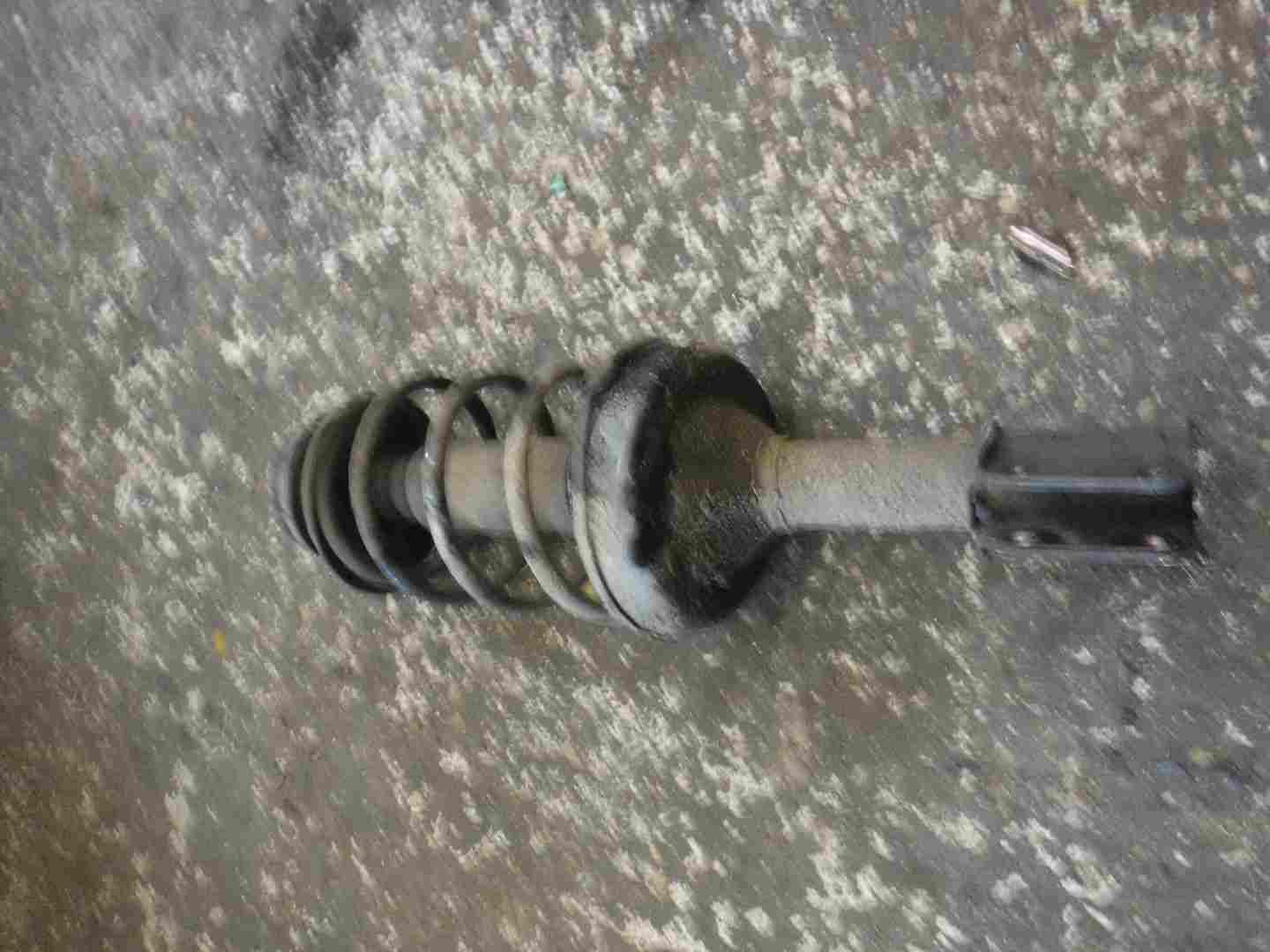 Renault Clio MK2 1998-2001 1.4 16v Front Shock Spring Suspension Leg