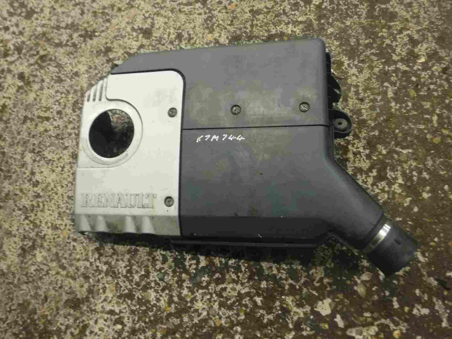Renault Clio MK2 1998-2001 1.6 8v Airbox Filter Housing