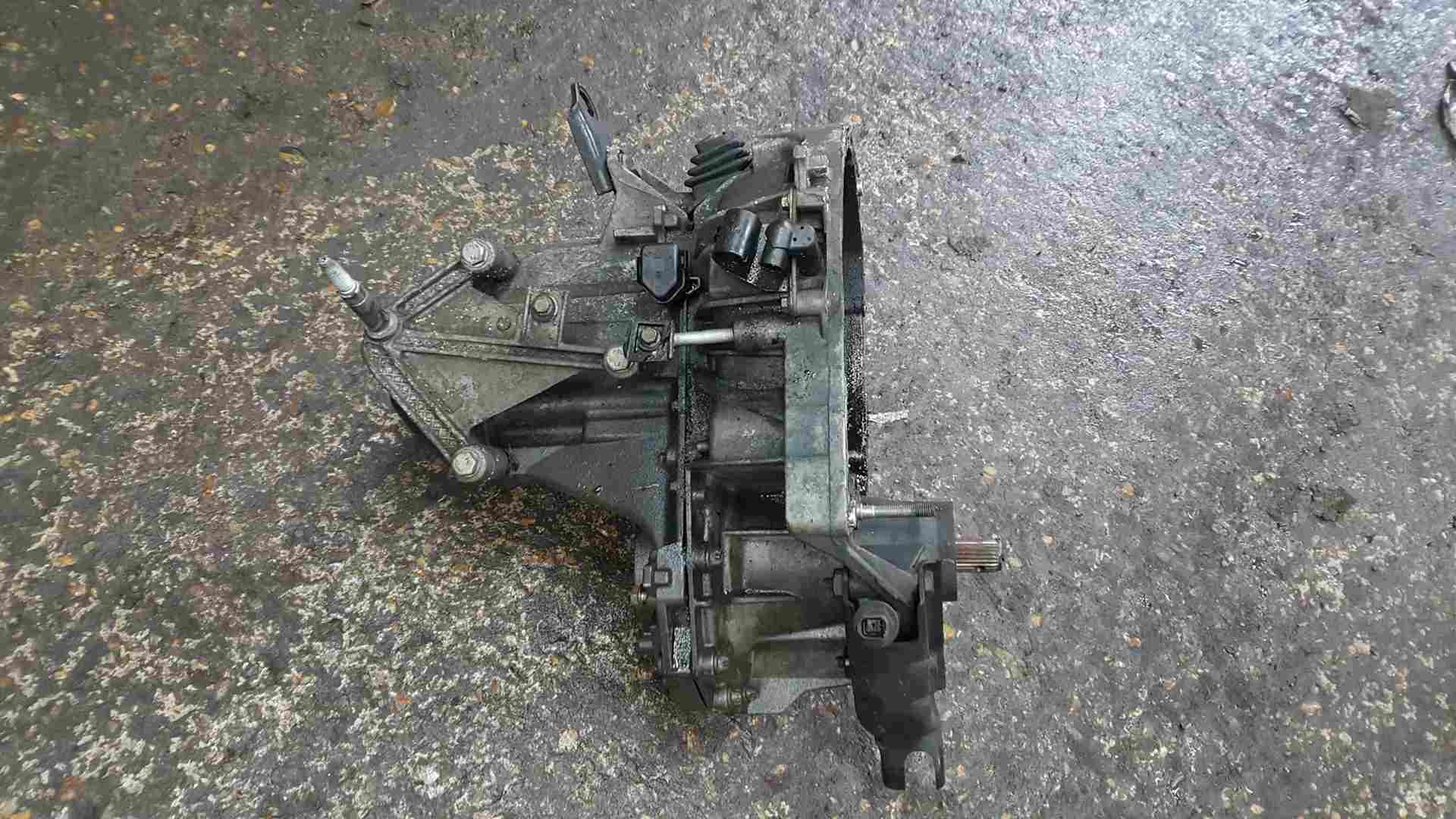 Renault Clio MK2 1998-2001 1.9 D Manual Gearbox JB1 967