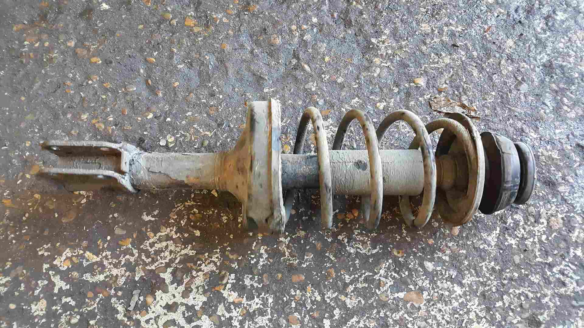Renault Clio MK2 1998-2001 1.9D Passenger NSF Front Spring Strut Leg
