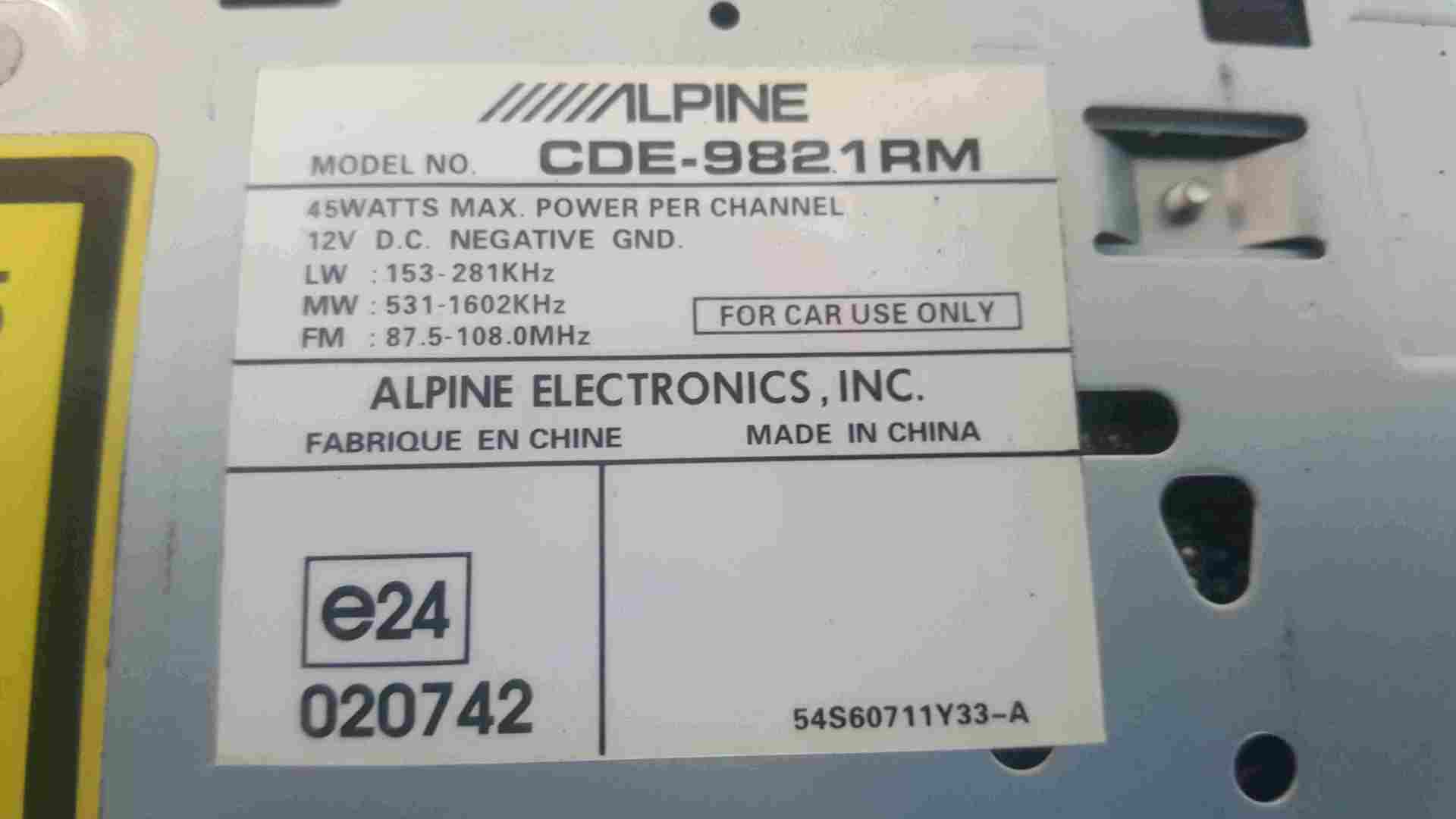 Thumb 2 Renault Clio MK2 1998-2001 Alpine Radio Cd Player CDE9821RM