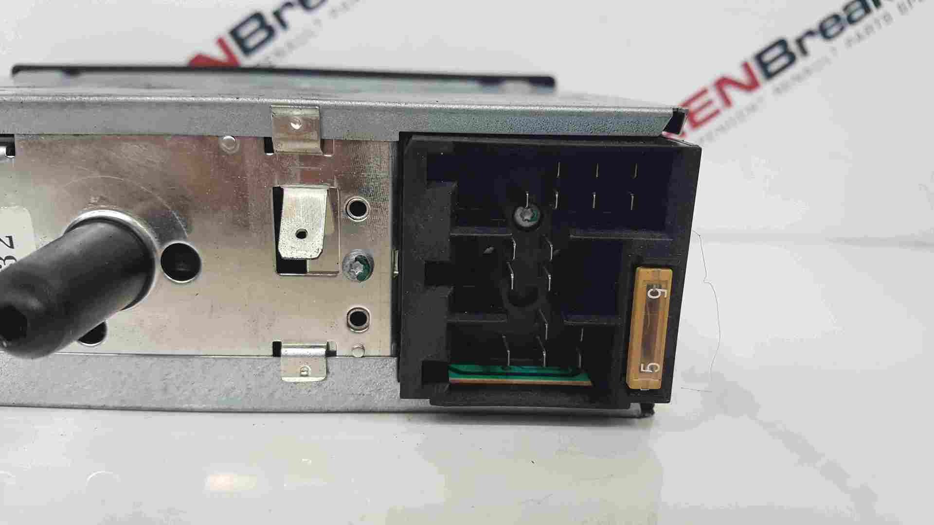 Thumb 2 Renault Clio MK2 1998-2001 Blaupunkt Radio Tape Casette Player 7648124391