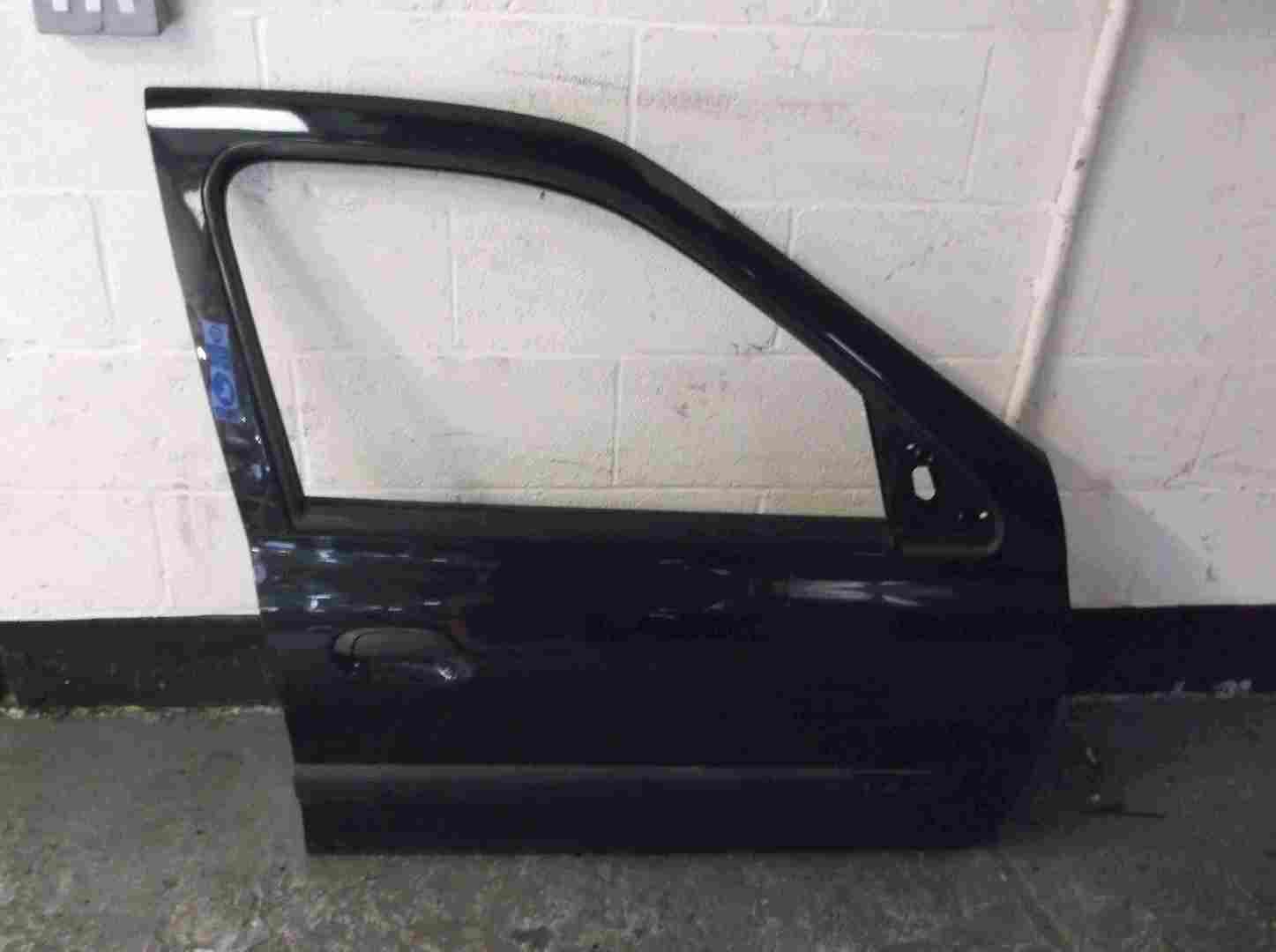 Renault Clio MK2 1998-2001 Drivers OSF Front Door Black 676 5DR