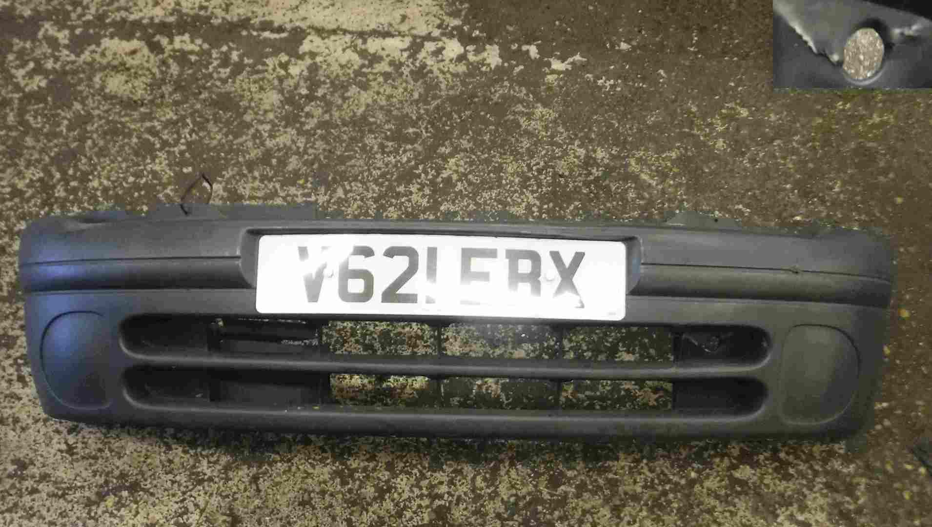 Renault Clio MK2 1998-2001 Front Bumper Plain Black