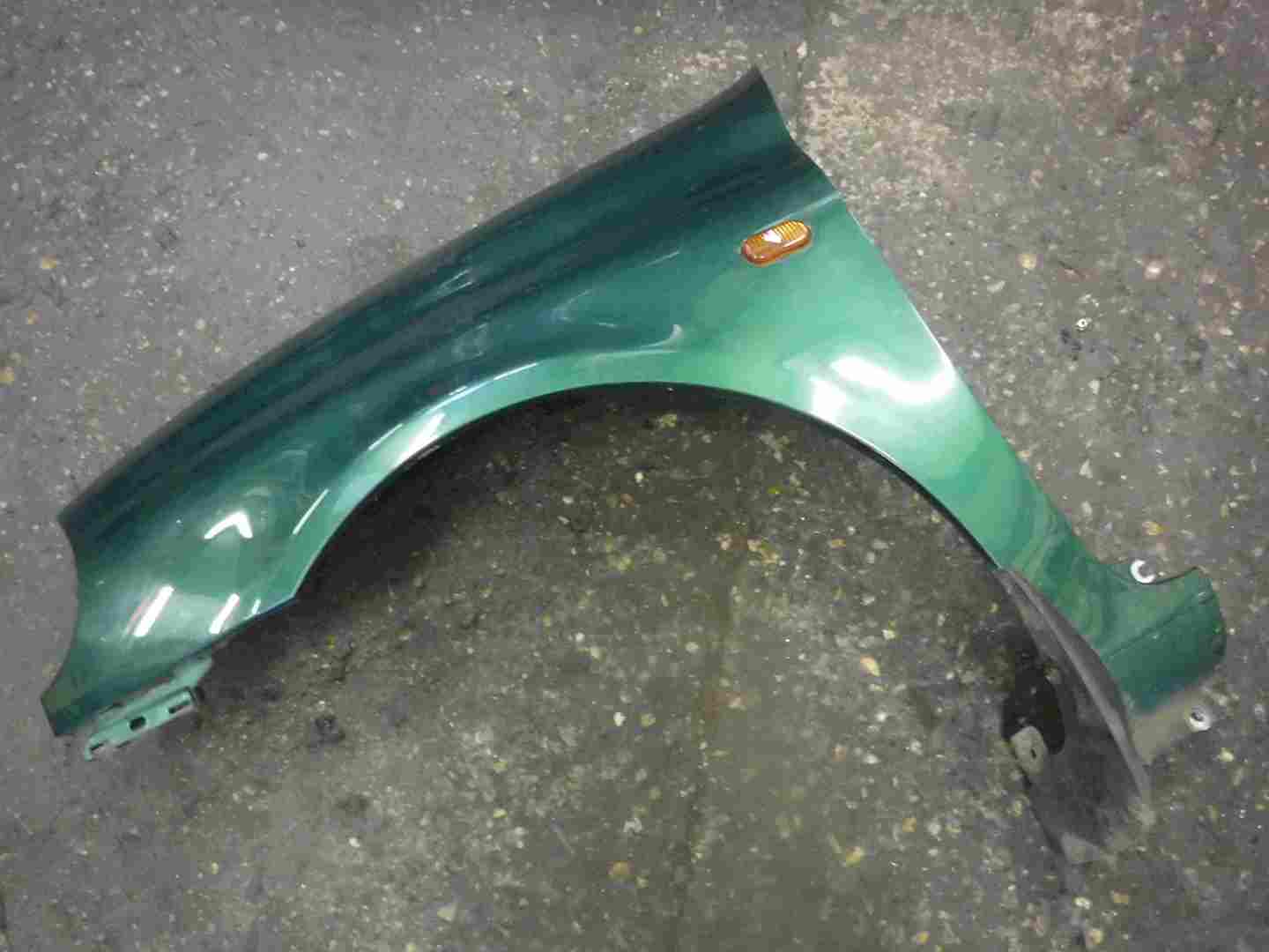 Ultimate Styling Passenger Side Wing Mirror Glass – Renault Clio Mk2 1998–2009, Non-Heated Convex, Chrome Finish