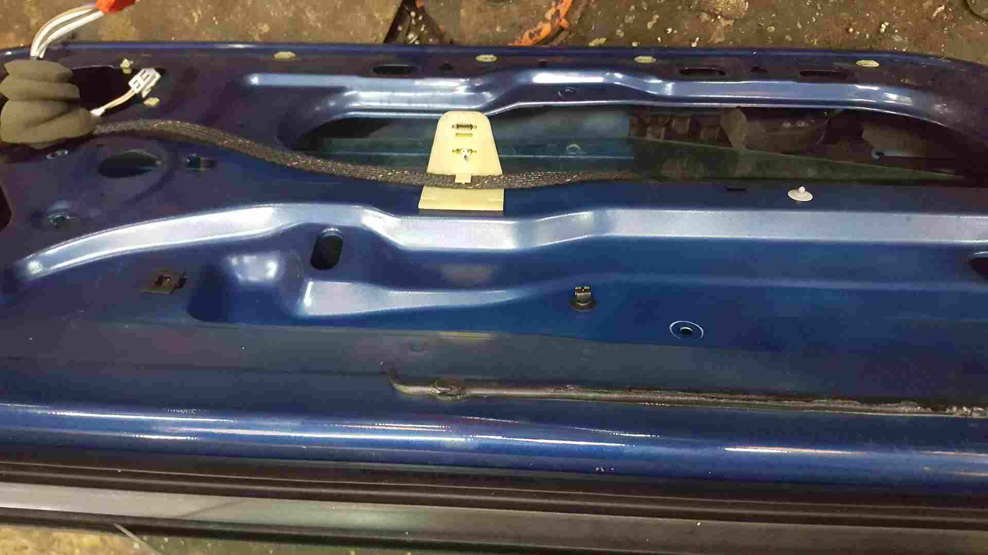 Thumb 2 Renault Clio MK2 1998-2001 Passenger NSF Front Door Blue 432 3Dr