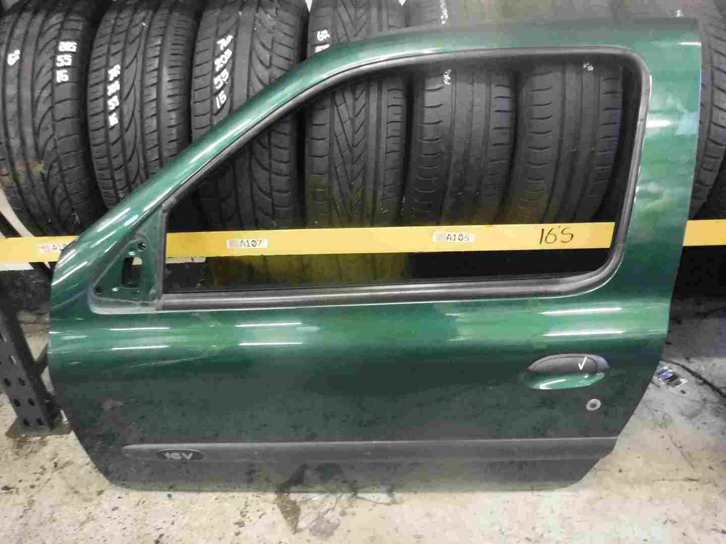 Renault Clio MK2 1998-2001 Passenger NSF Front Door Green 926 3door
