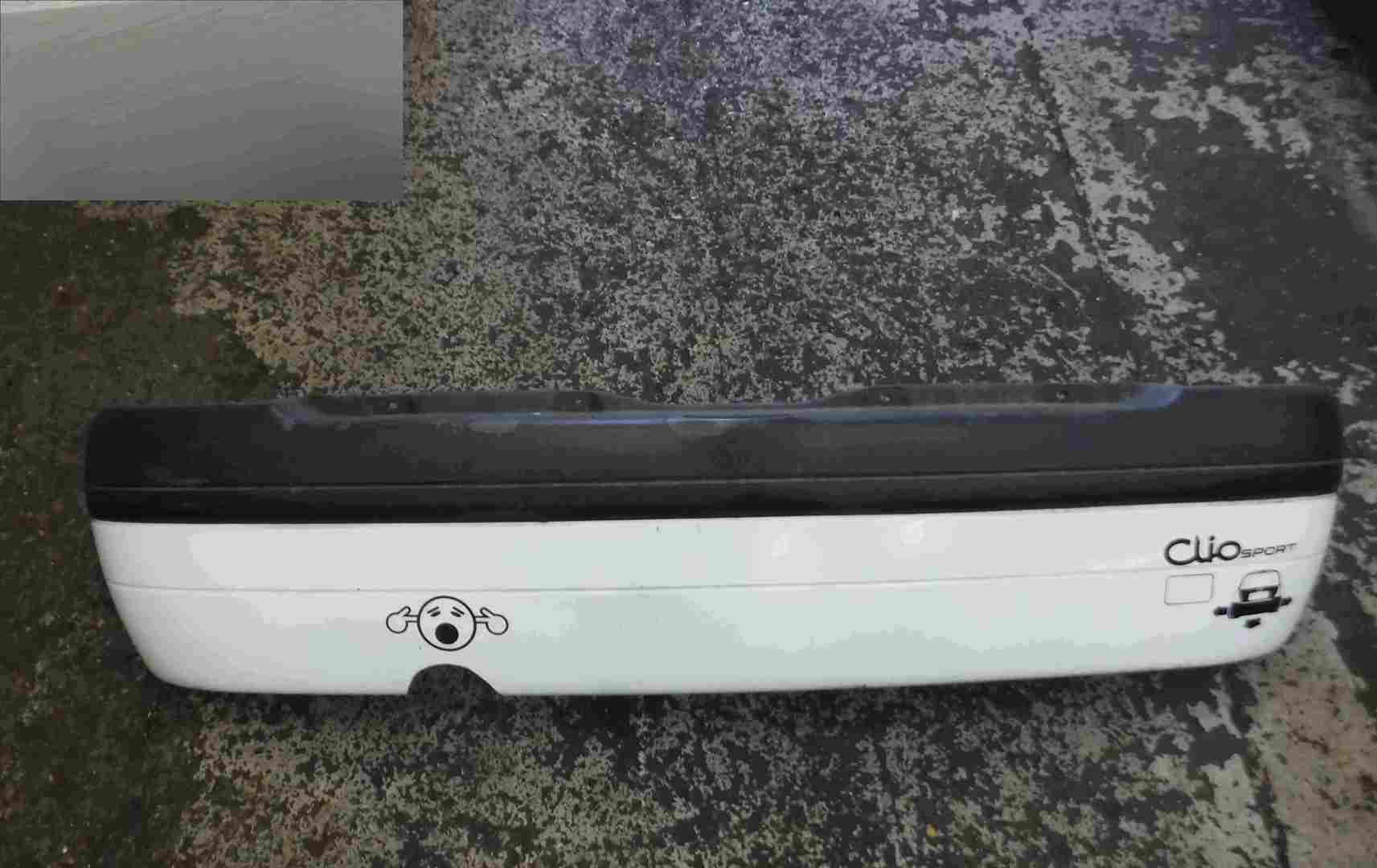 Renault Clio MK2 1998-2001 Rear Bumper White D389