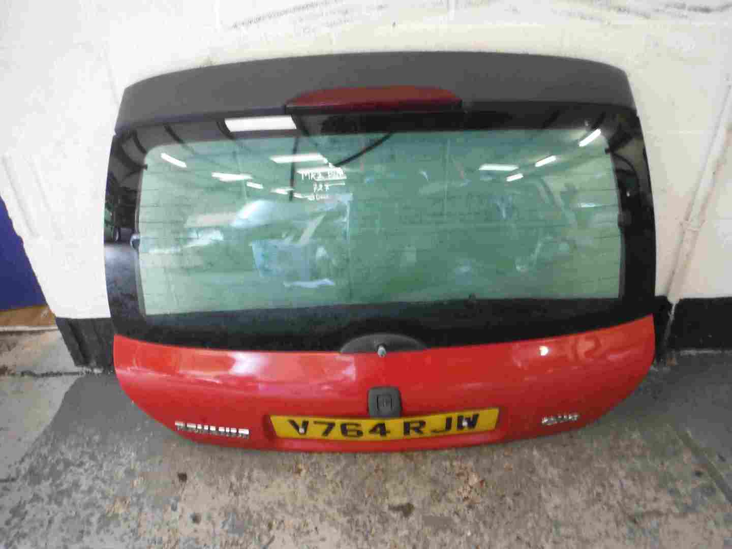 Renault Clio MK2 1998-2001 Rear Tailgate Boot Red 727