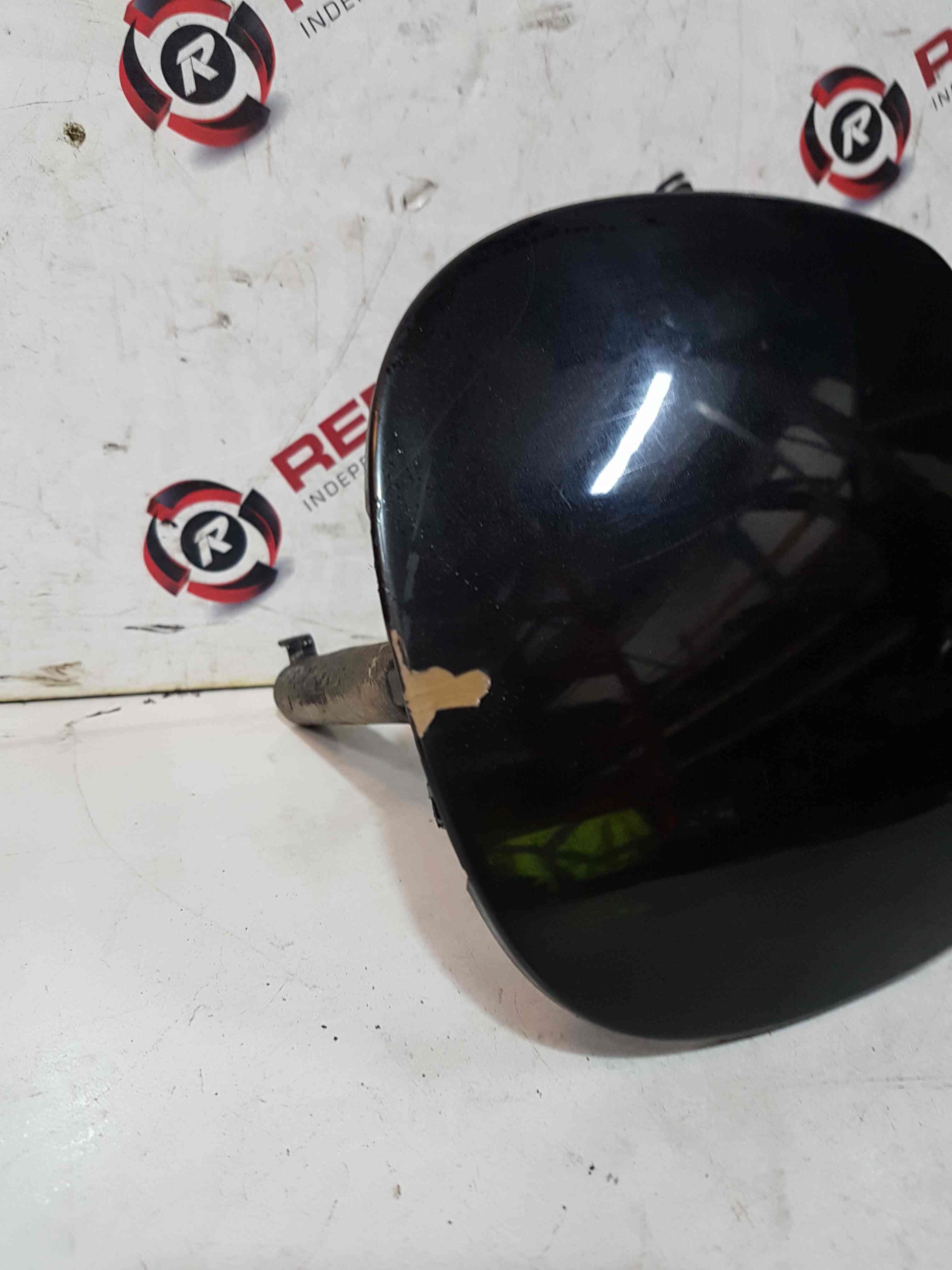Thumb 4 Renault Clio MK2 1998-2006 Fuel Flap Cover + Hinge Black 676 7700836756 Chipped