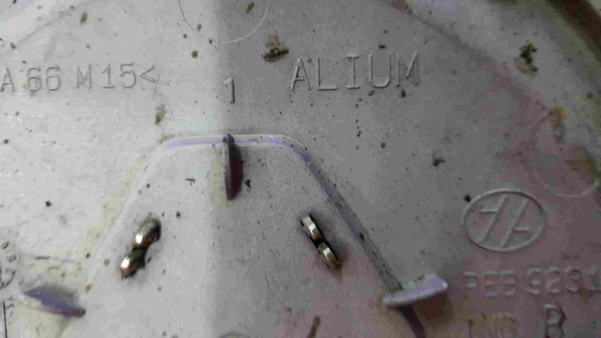 Thumb 2 Renault Clio MK2 2001-2005 Alium Centre Wheel Cap Purple X4 8200108993