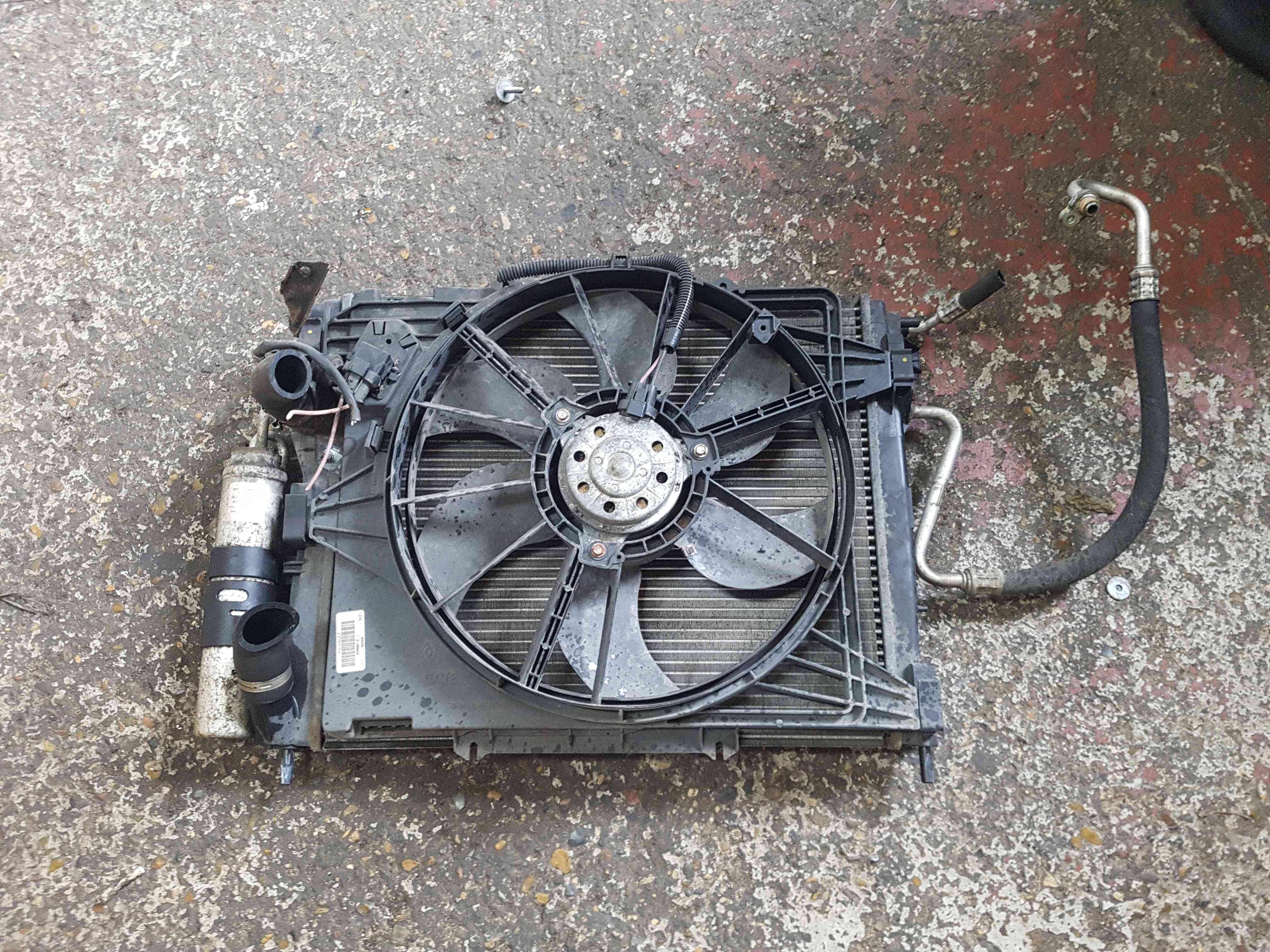 Thumb 2 Renault Clio MK2 2001-2006 1.2 16V Engine Radiator RAD Pack + FAN Aircon