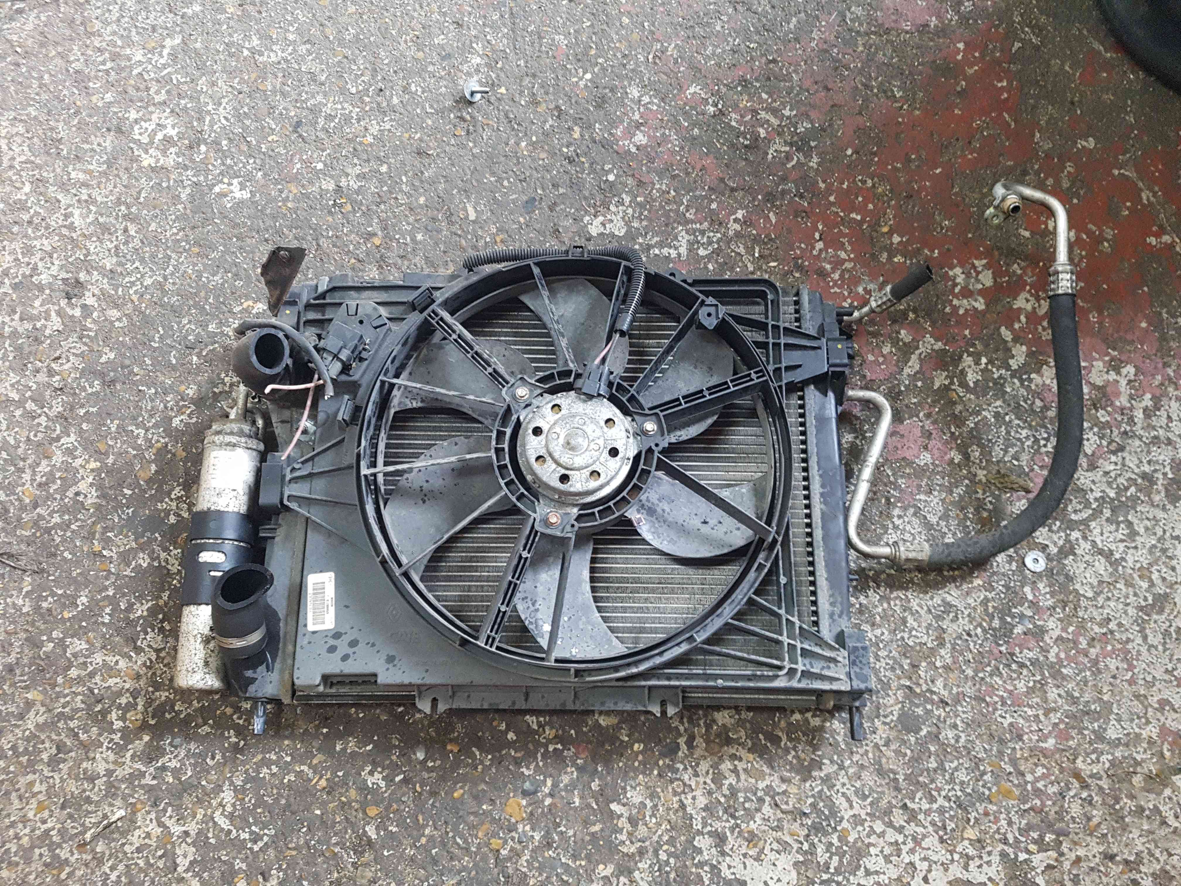 Thumb 3 Renault Clio MK2 2001-2006 1.2 16V Engine Radiator RAD Pack + FAN Aircon