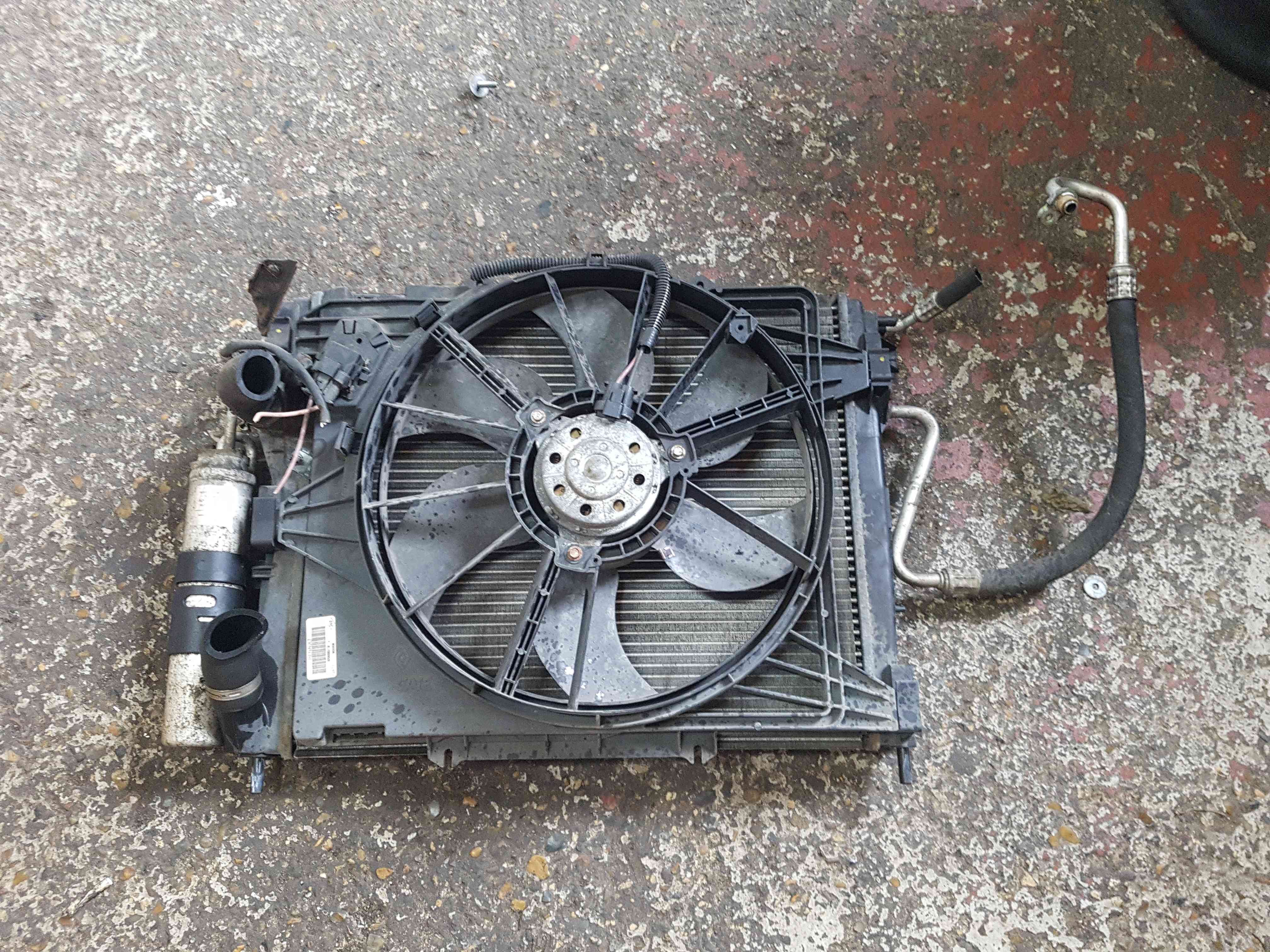 Thumb 4 Renault Clio MK2 2001-2006 1.2 16V Engine Radiator RAD Pack + FAN Aircon