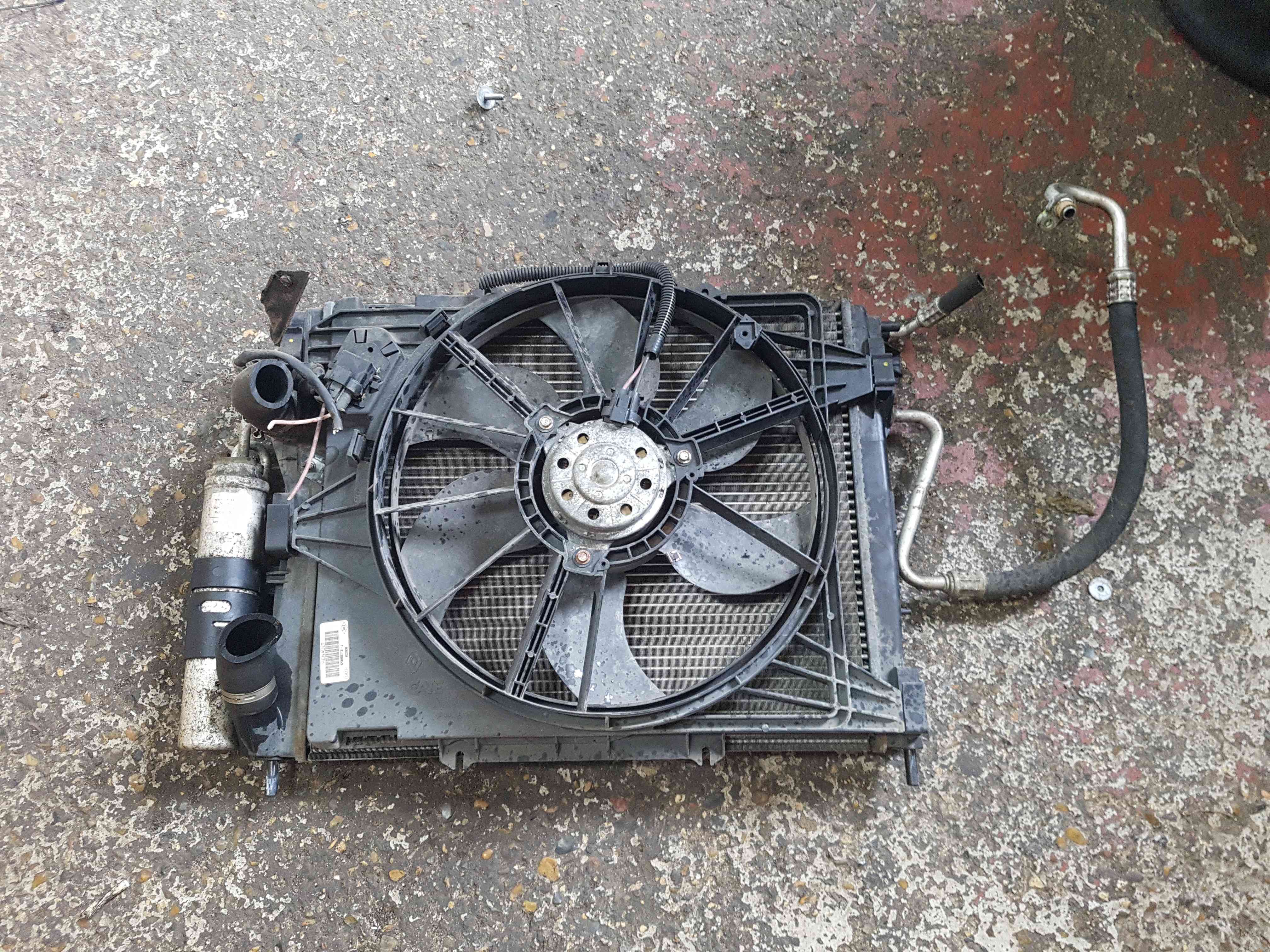 Renault Clio MK2 2001-2006 1.2 16V Engine Radiator RAD Pack + FAN Aircon