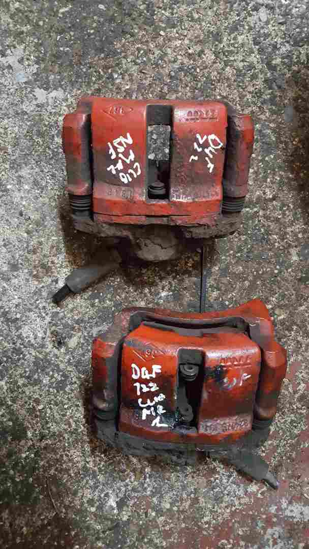 Thumb 2 Renault Clio MK2 2001-2006 1.2 16V OSF  NSF Front Brake Caliper