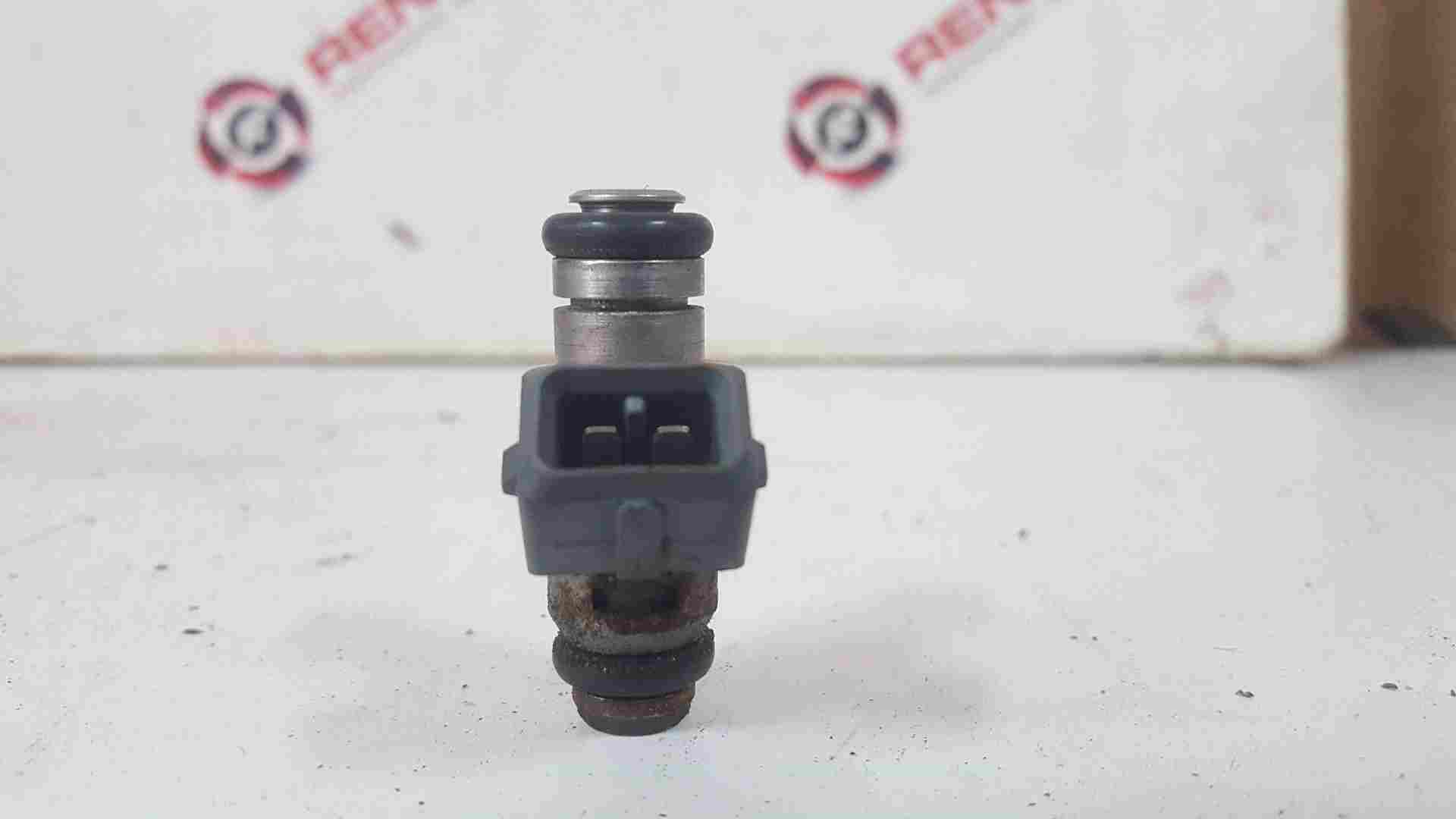 Thumb 2 Renault Clio MK2 2001-2006 1.2 16V Petrol Fuel Injector X1 D4F 712