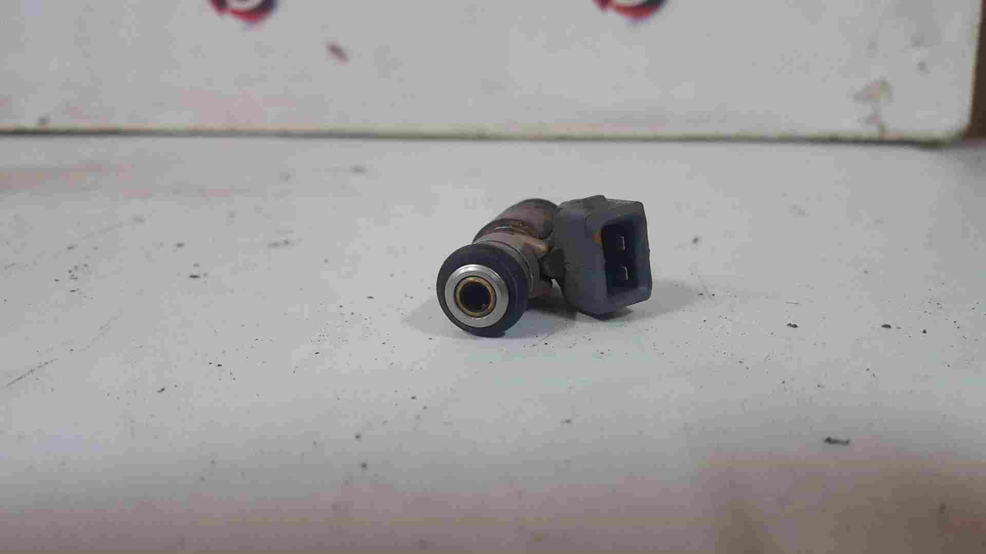 Thumb 5 Renault Clio MK2 2001-2006 1.2 16V Petrol Fuel Injector X1 D4F 712