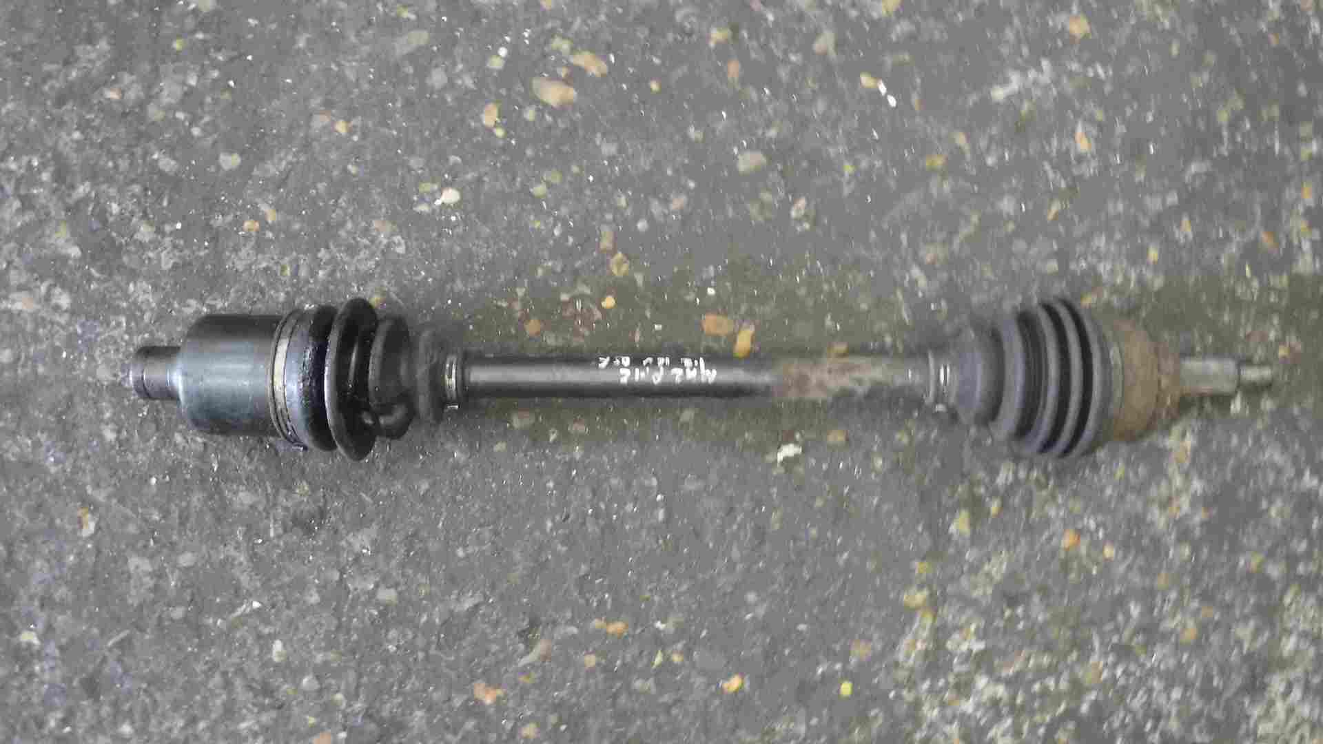 Renault Clio MK2 2001-2006 1.2 16v Drivers OSF Front Driveshaft 26Teeth