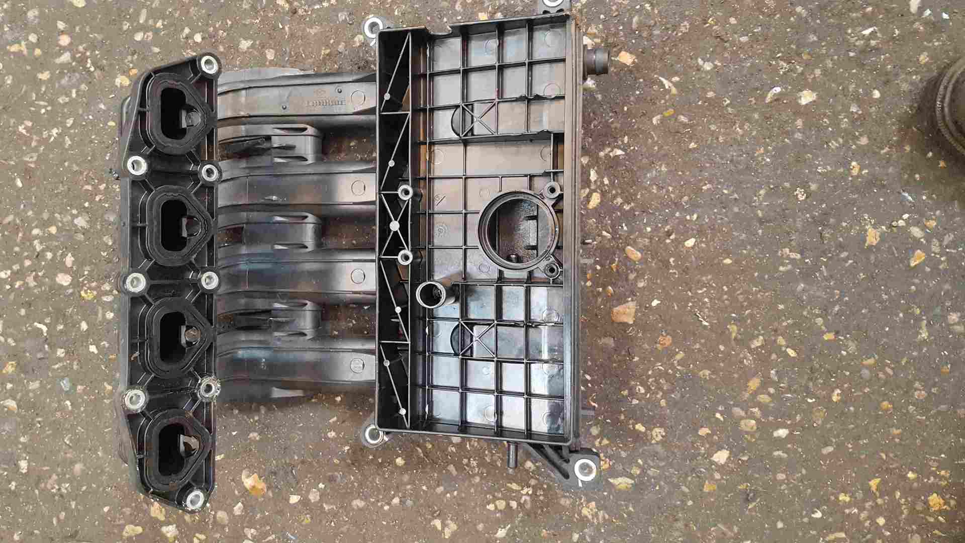 Thumb 2 Renault Clio MK2 2001-2006 1.2 16v Inlet Manifold Mani 8200052067 D4F 712