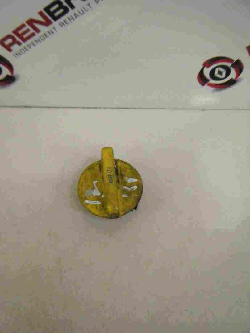 Renault Clio MK2 2001-2006 1.2 16v Oil Cap