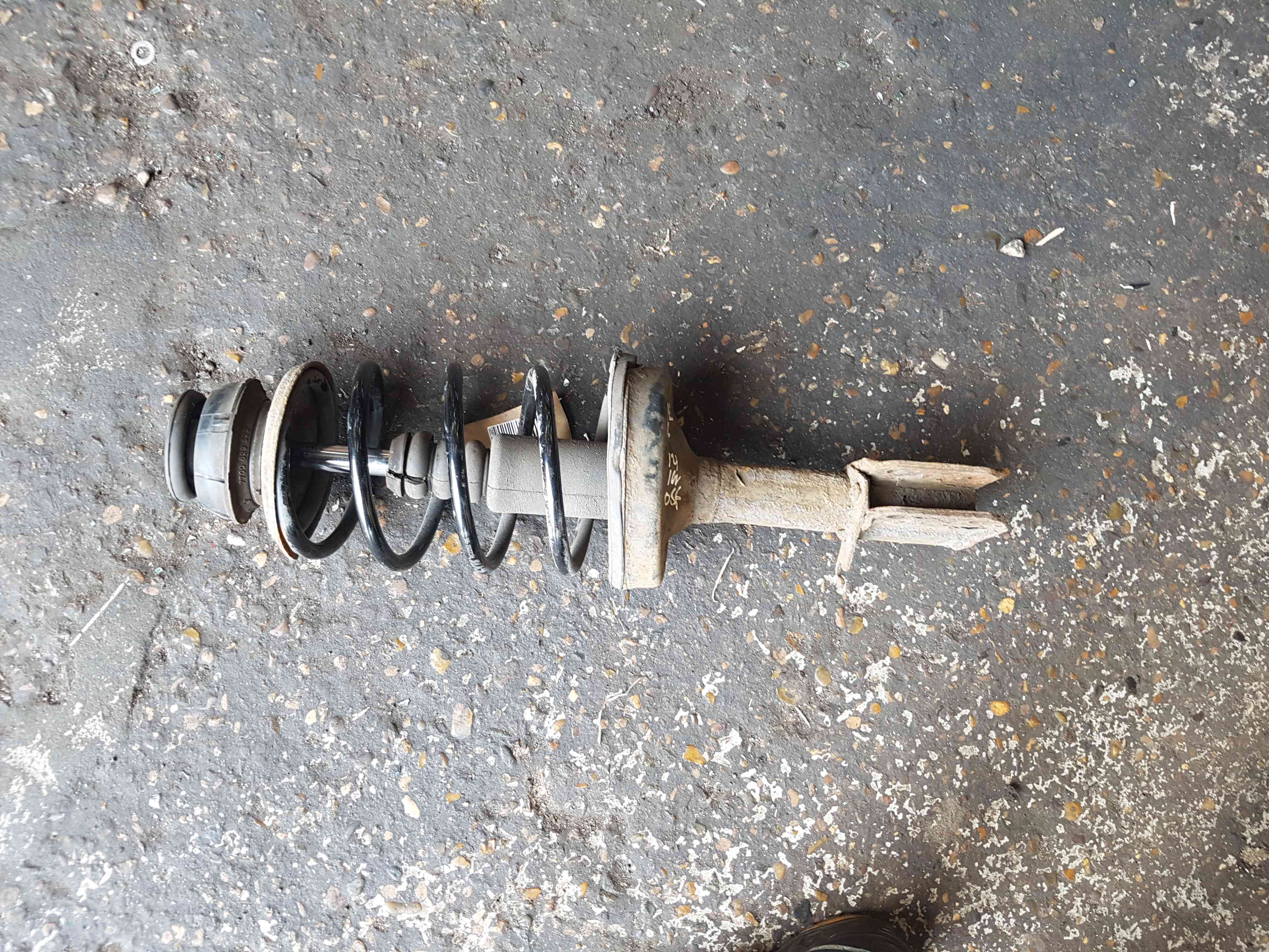 Thumb 2 Renault Clio MK2 2001-2006 1.4 16V Front Shock Spring Suspension Ns Os
