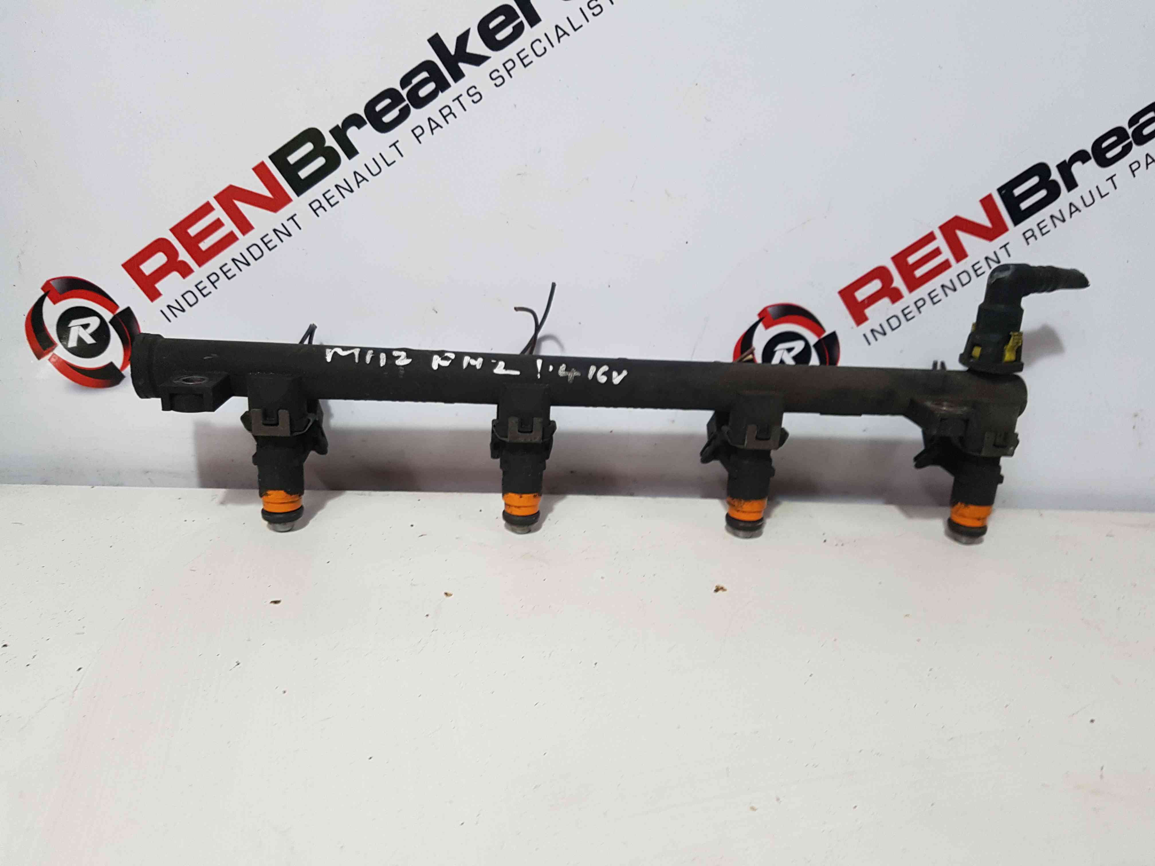 Thumb 2 Renault Clio MK2 2001-2006 1.4 16V Fuel Injectors X4 + RAIL 8200139674